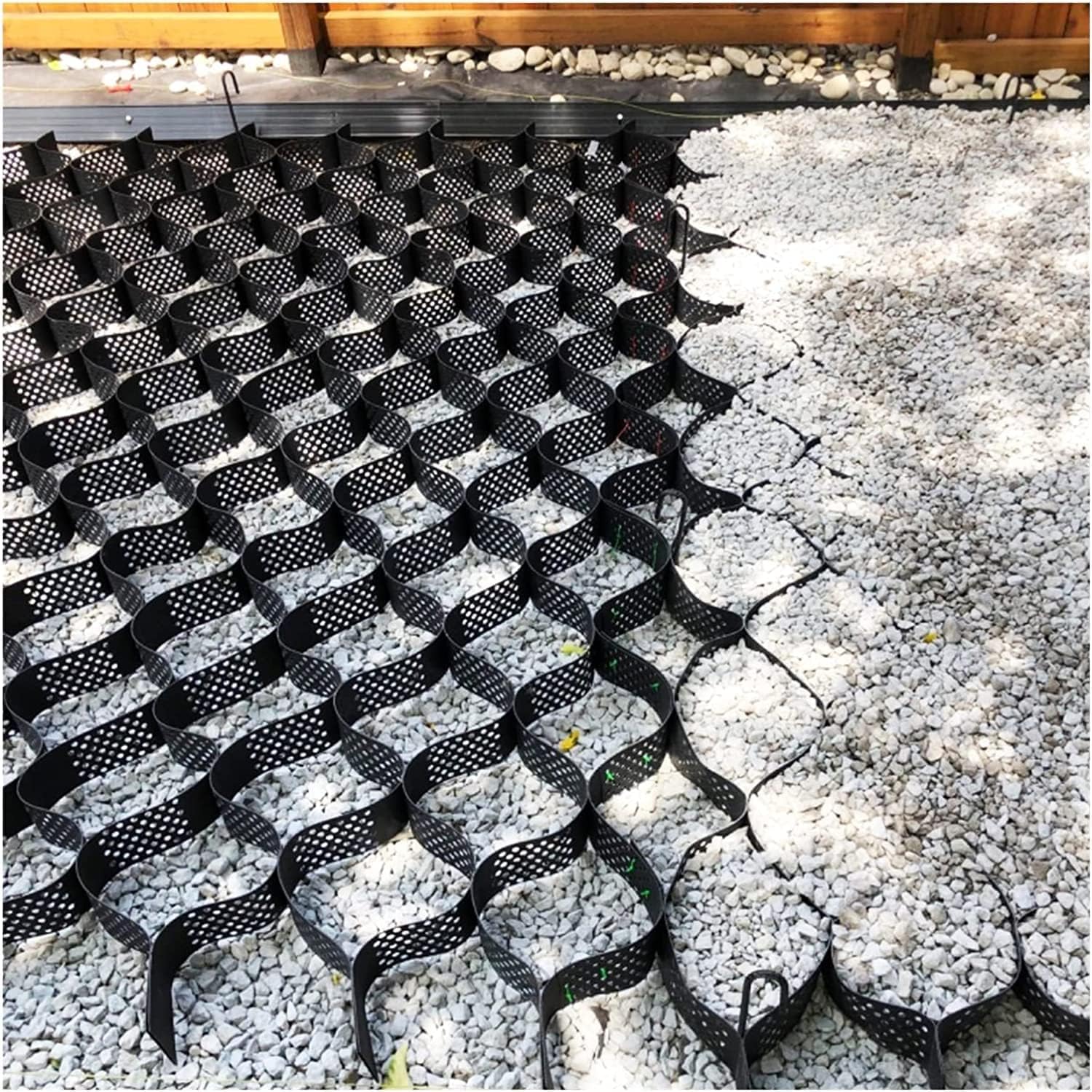Grille de sol pour chemin de jardin en gravier et allée de maison nette