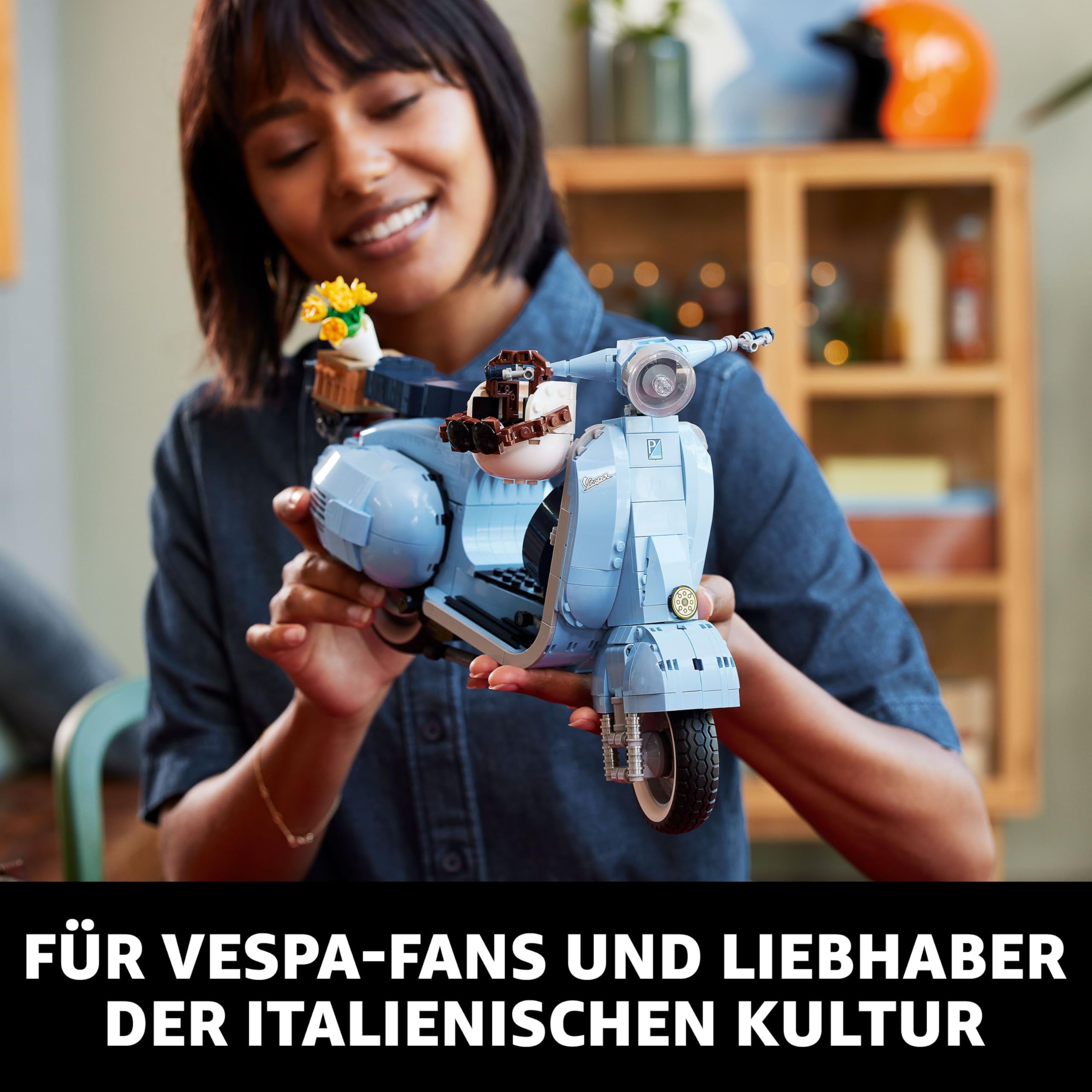 LEGO Icons Vespa 125, Motorrad-Modell zum Bauen, Vintage Roller aus Italien, Modellbausatz für Erwachsene, Austellungsstück als Zimmer-Deko, Geschenke für Frauen und Männer 10298