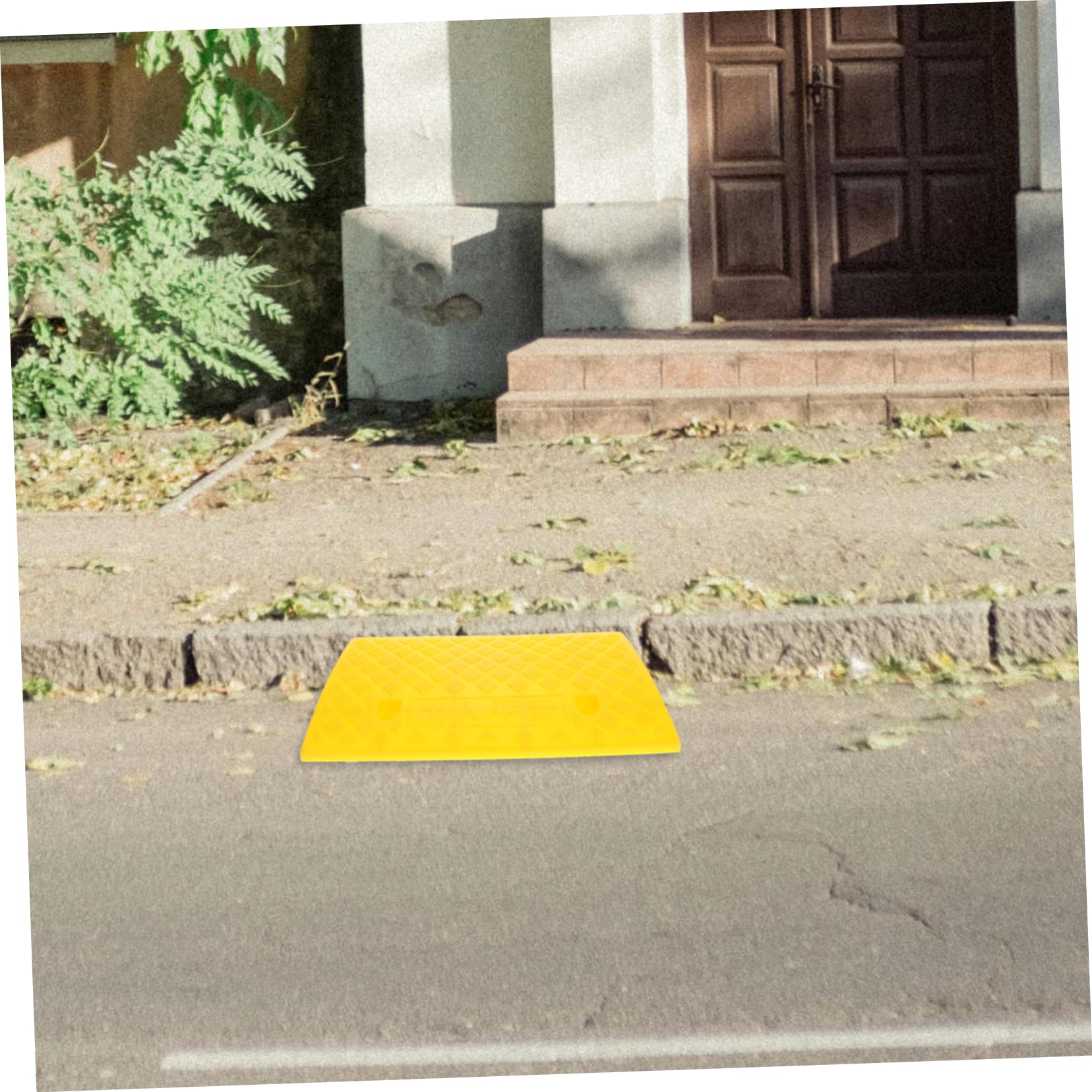 Rampa De Bordillo De Plástico Antideslizante Portátil 50x27x9 Cm Amarilla para Coches y Escaleras Uso Exterior Versátil Movilidad y Acceso Seguro