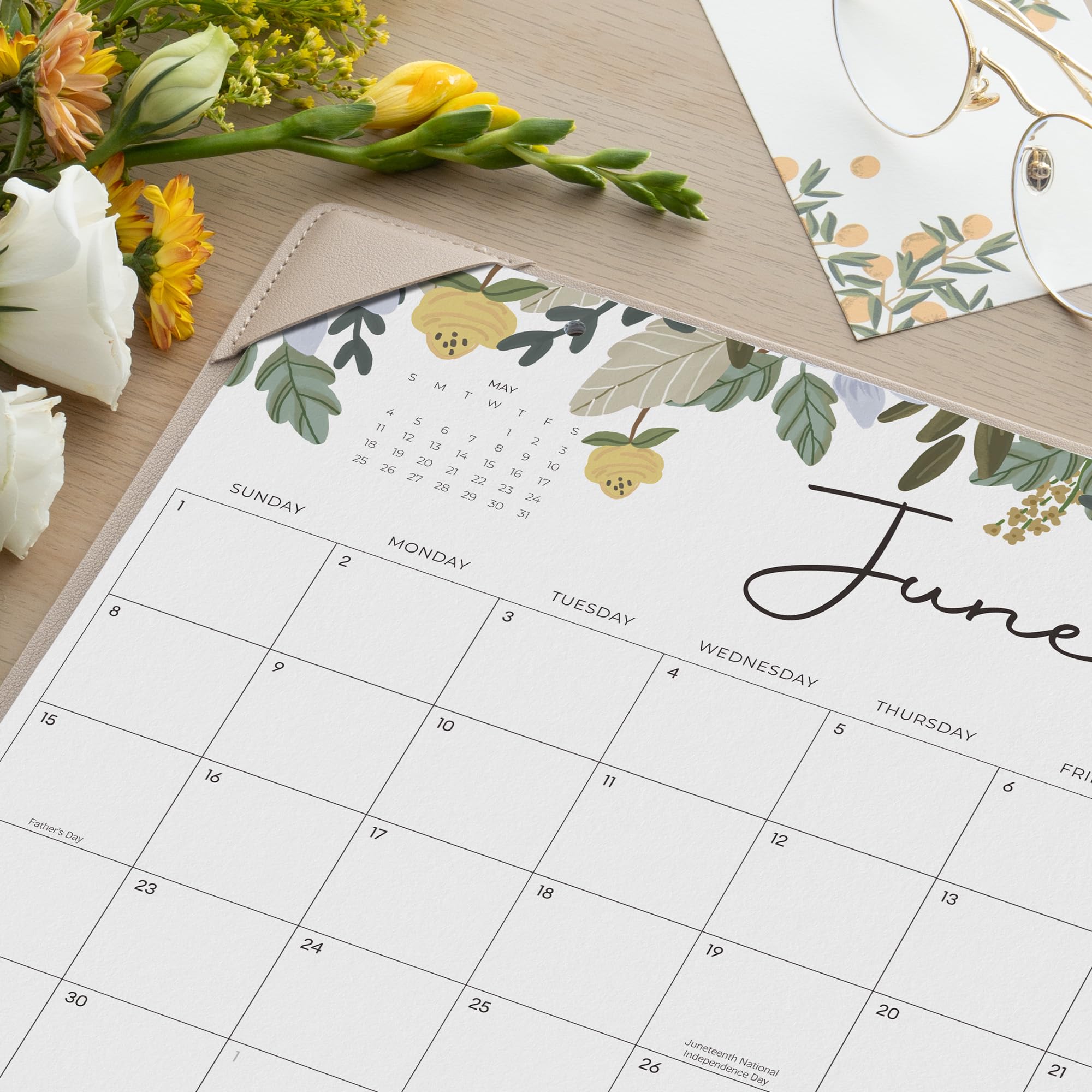 Cabbrix Calendrier de bureau 2026-2027 avec sous-main - 38,1 x 30,5 cm - 12 mois de juillet 2026 à juin 2027 - Calendrier de sous-main pour la maison, l'école et le bureau (floral)