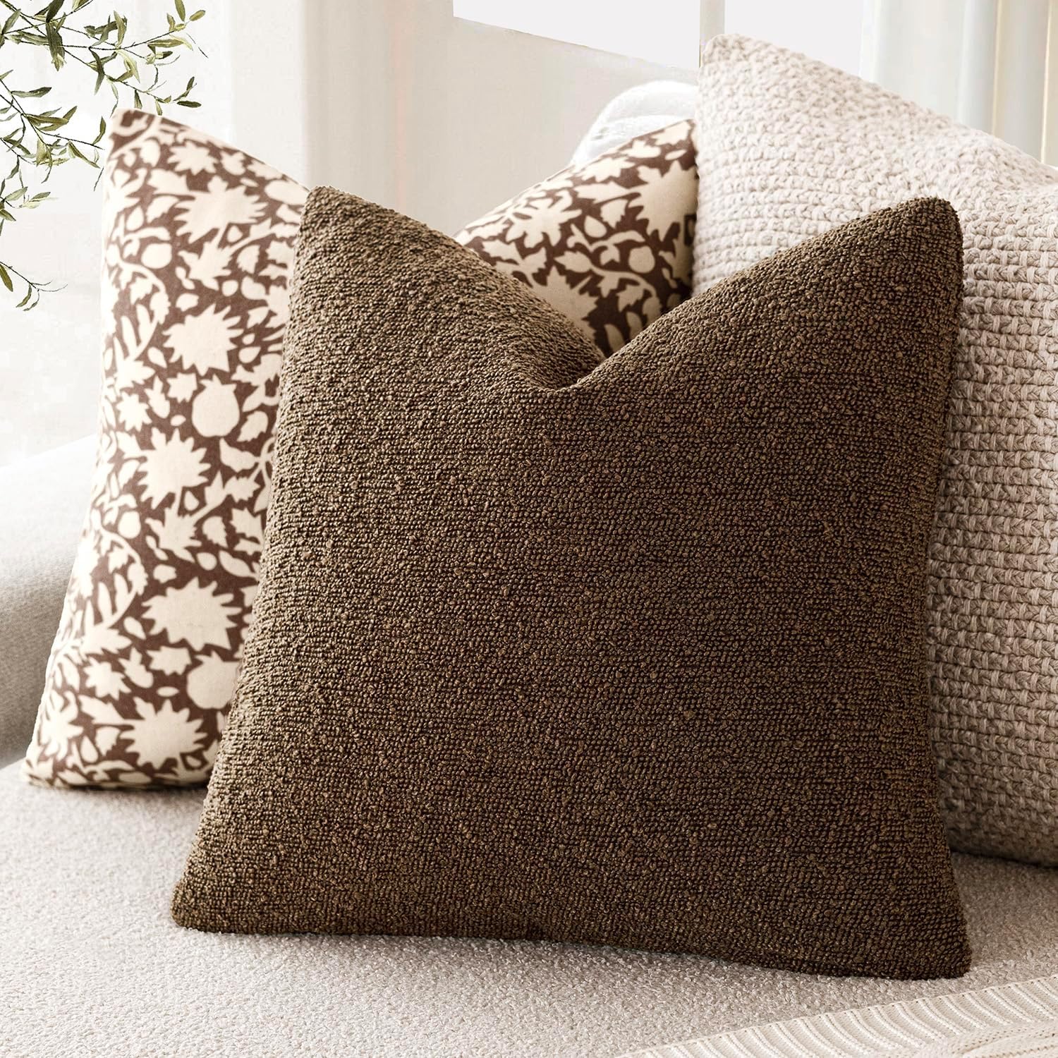 Foindtower Pack of 2 Textured Boucle Throw Pillow Covers Accent Solid Decorative Pillow Cases Cozy Woven Couch Cushion Case for Sofa Bedroom Living Room Home Decor 20x20 Inch Chocolate