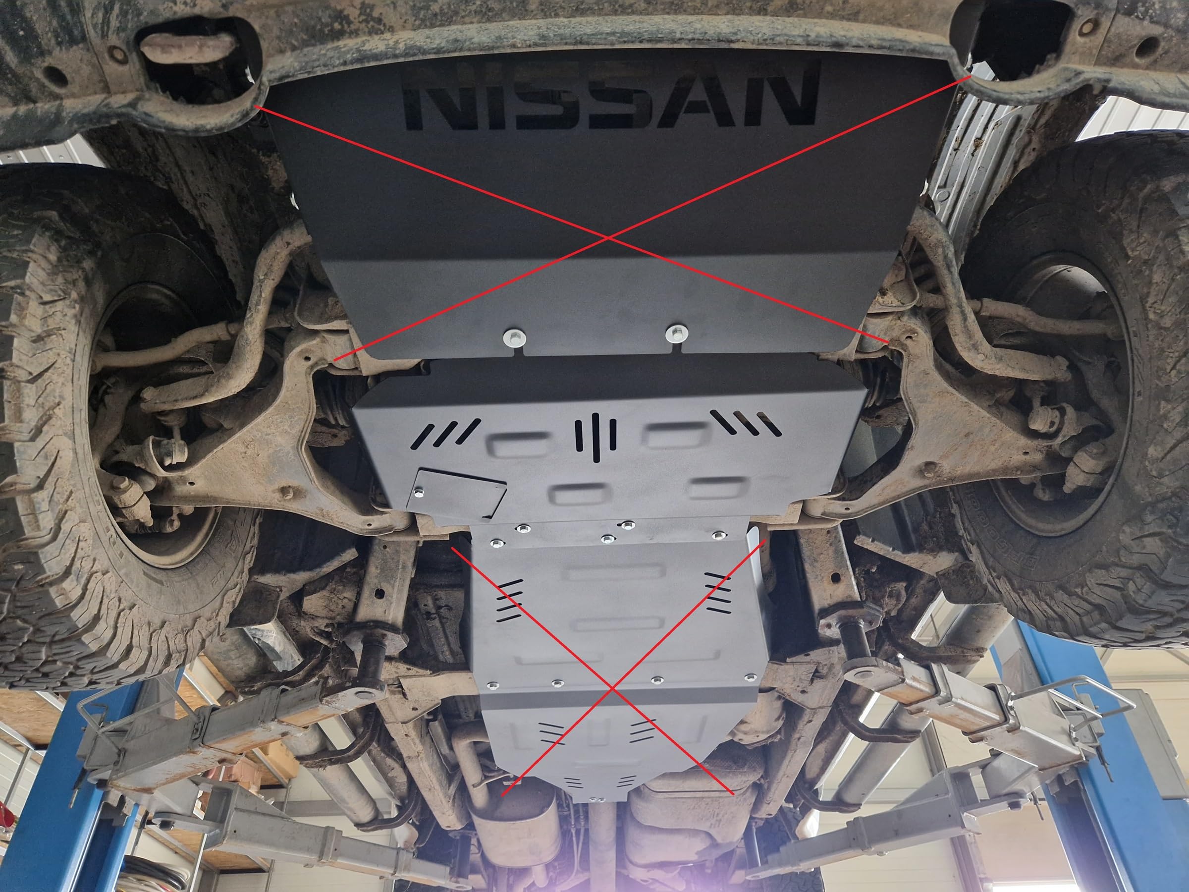 Protección metálica bajo motor compatible con Nissan Pathfinder - (2005-2015)