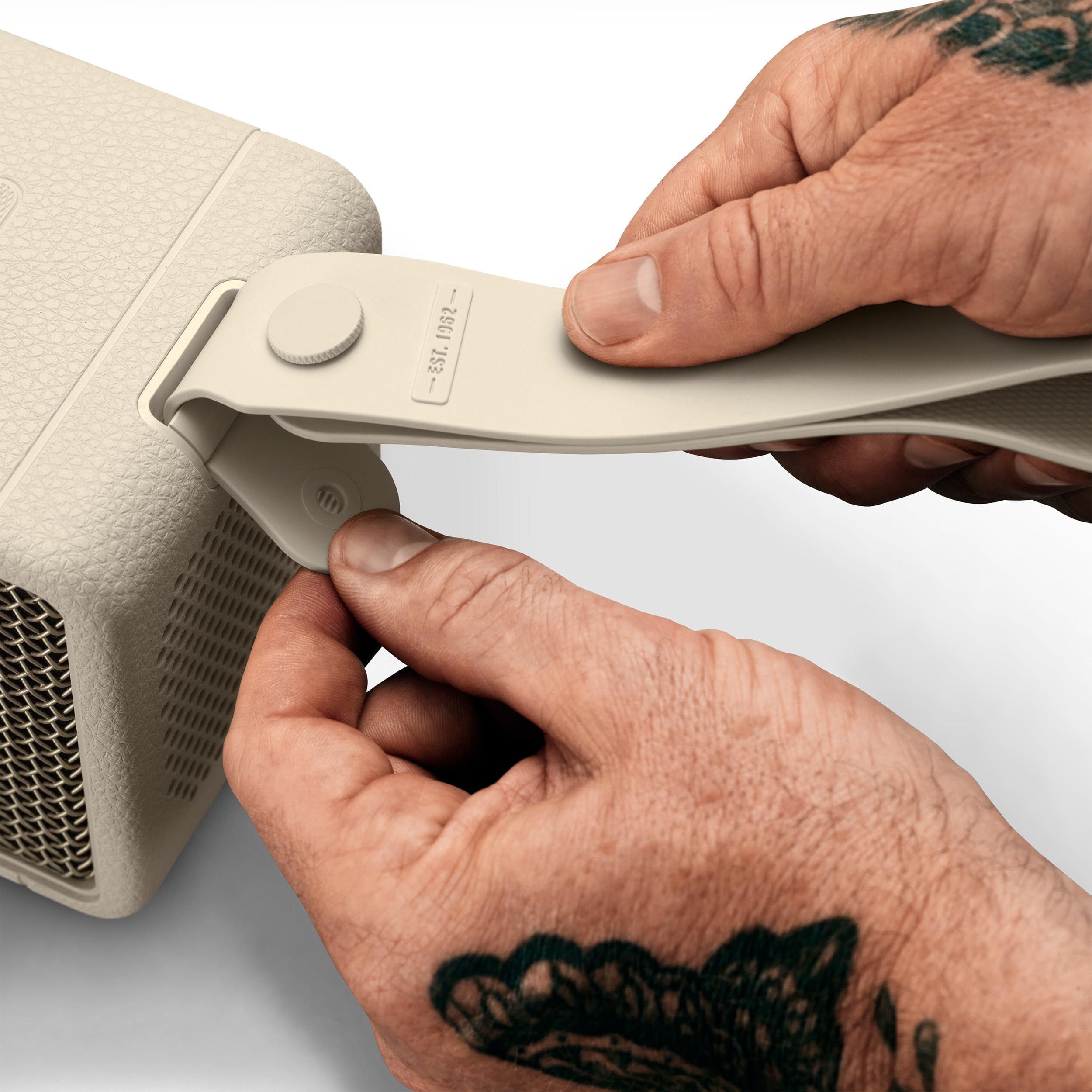Marshall Middleton Altoparlante Bluetooth wireless portatile - Oltre 20 ore di riproduzione portatile - Impermeabile IP67 - Crema