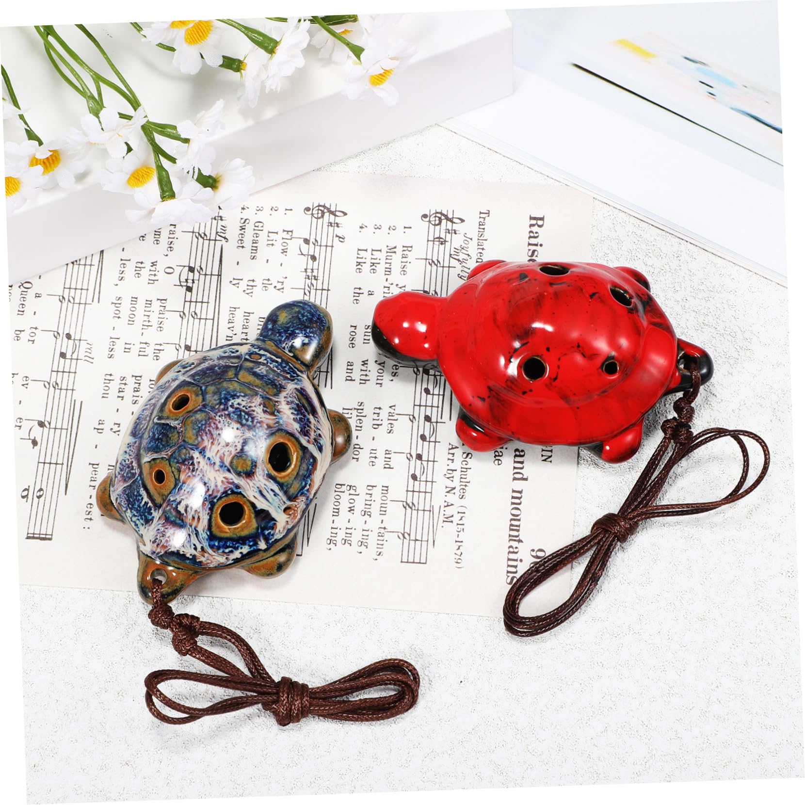 Mikinona Ocarina Tortue en Céramique Blanche, Instrument Polyvalent à Six Trous, Lot de 2 Pièces Finition Fine et Forme Mignonne pour Débutants