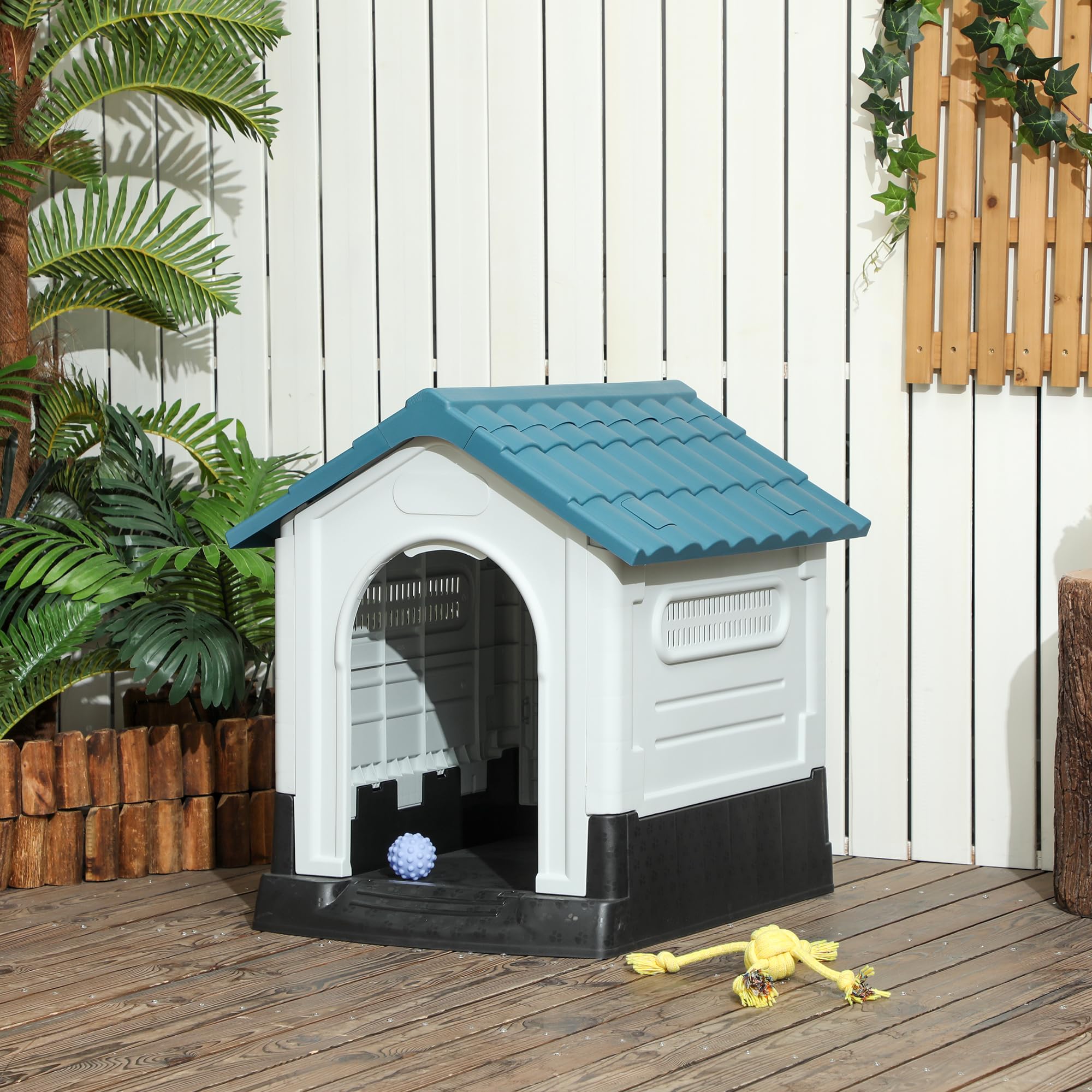 PawHut Cuccia per Cani da Esterno in Plastica, Casetta per Cani Piccoli e Mini con Finestre, Tetto Spiovente e Base Rialzata, 64.5x57x66 cm, Blu