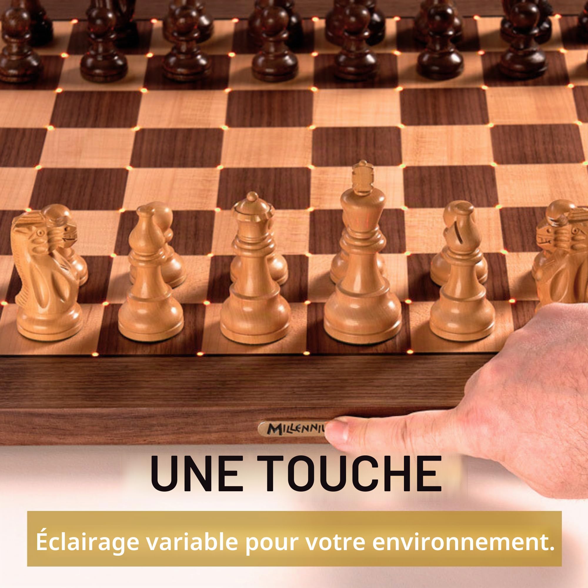 MILLENNIUM Supreme Tournament E-Board M851 échiquier électronique de Tournoi avec pièces en Bois de Haute qualité, Module ChessLink Inclus pour Jouer en Ligne Contre des Joueurs du Monde Entier