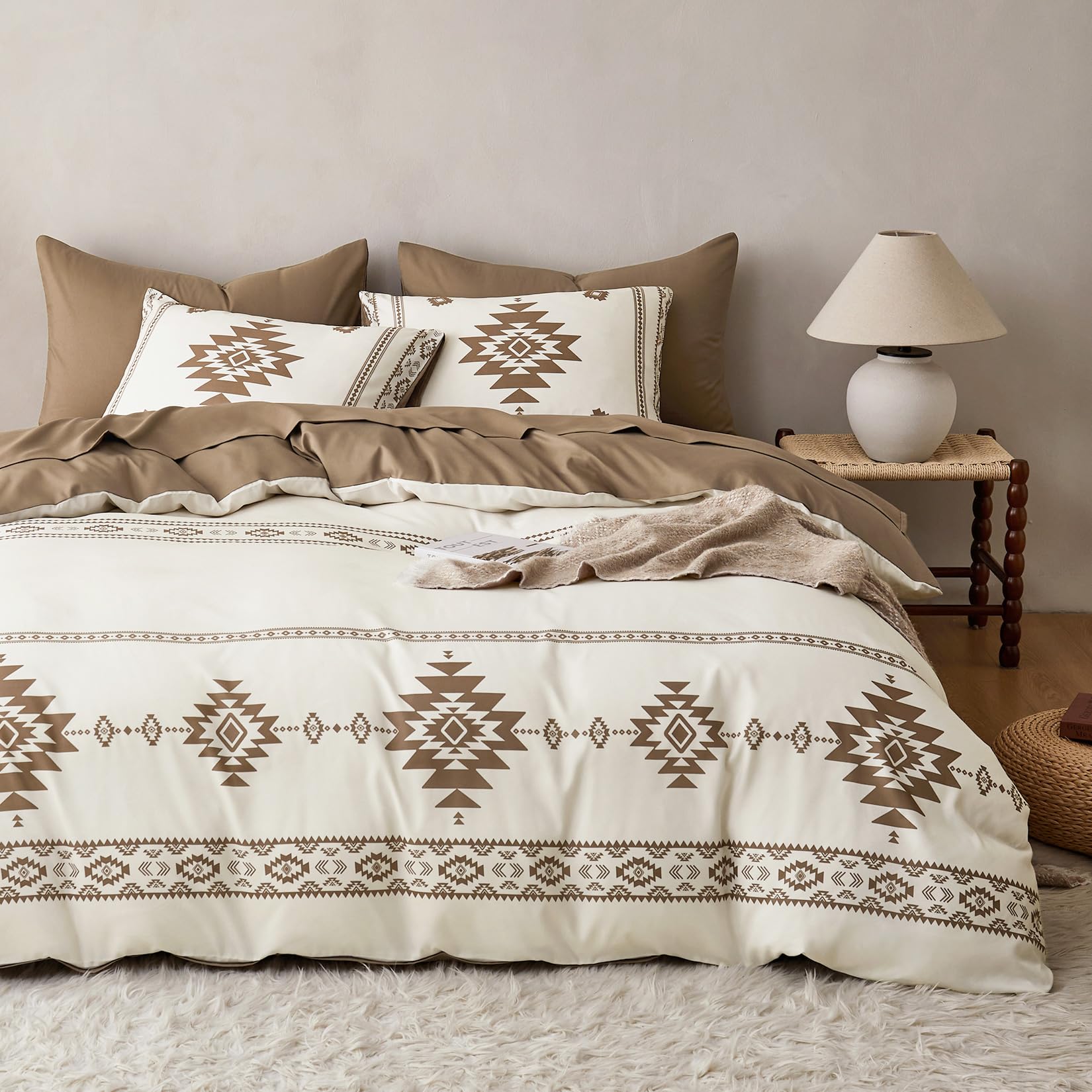 Wake In Cloud Western Comforter Set, Boho Southwestern Farmhouse Style with Aztec Diamond Geometric Pattern, Beige Brown, Queen