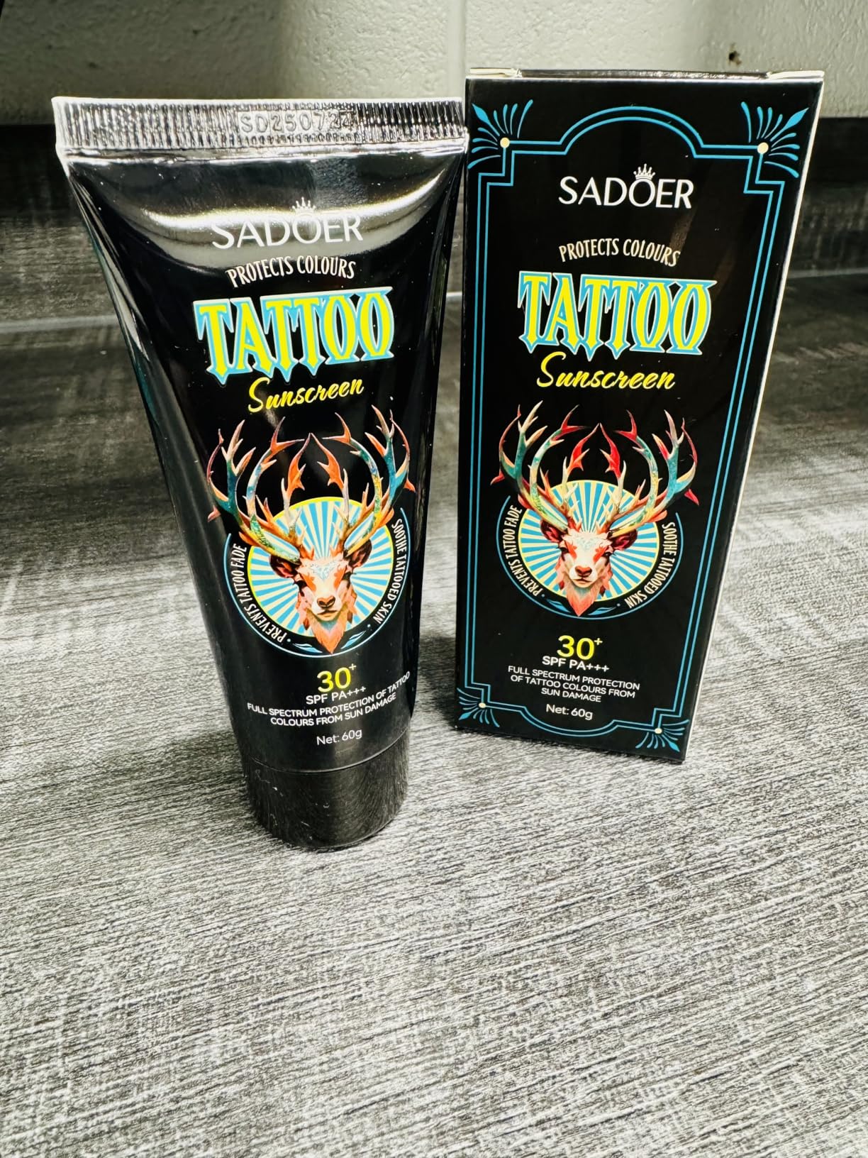 VRAIKO SADOER Tattoo Sunscreen SPF 30+, Fade Protection & Anti-Aging Formula with Avocado Oil, Jojoba Oil, Hyaluronic Acid and Aloe, Moisturizer for Vibrant Tattoos, 2oz