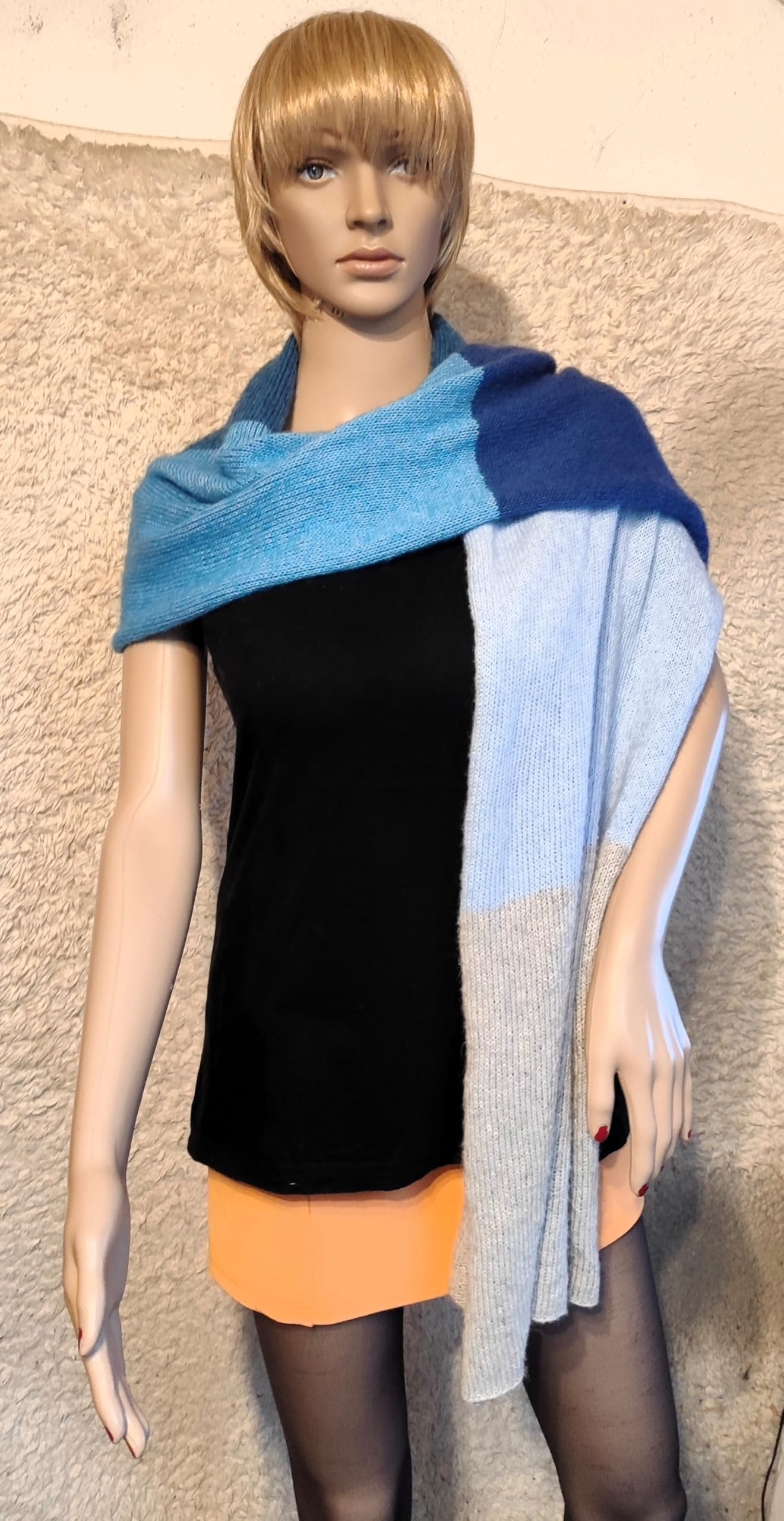 AngiesStrickZauber : Selbstgestrickter handgemachter Ecopuno Schal/Wickelschal/Länge ca. 180cm Blau-Töne