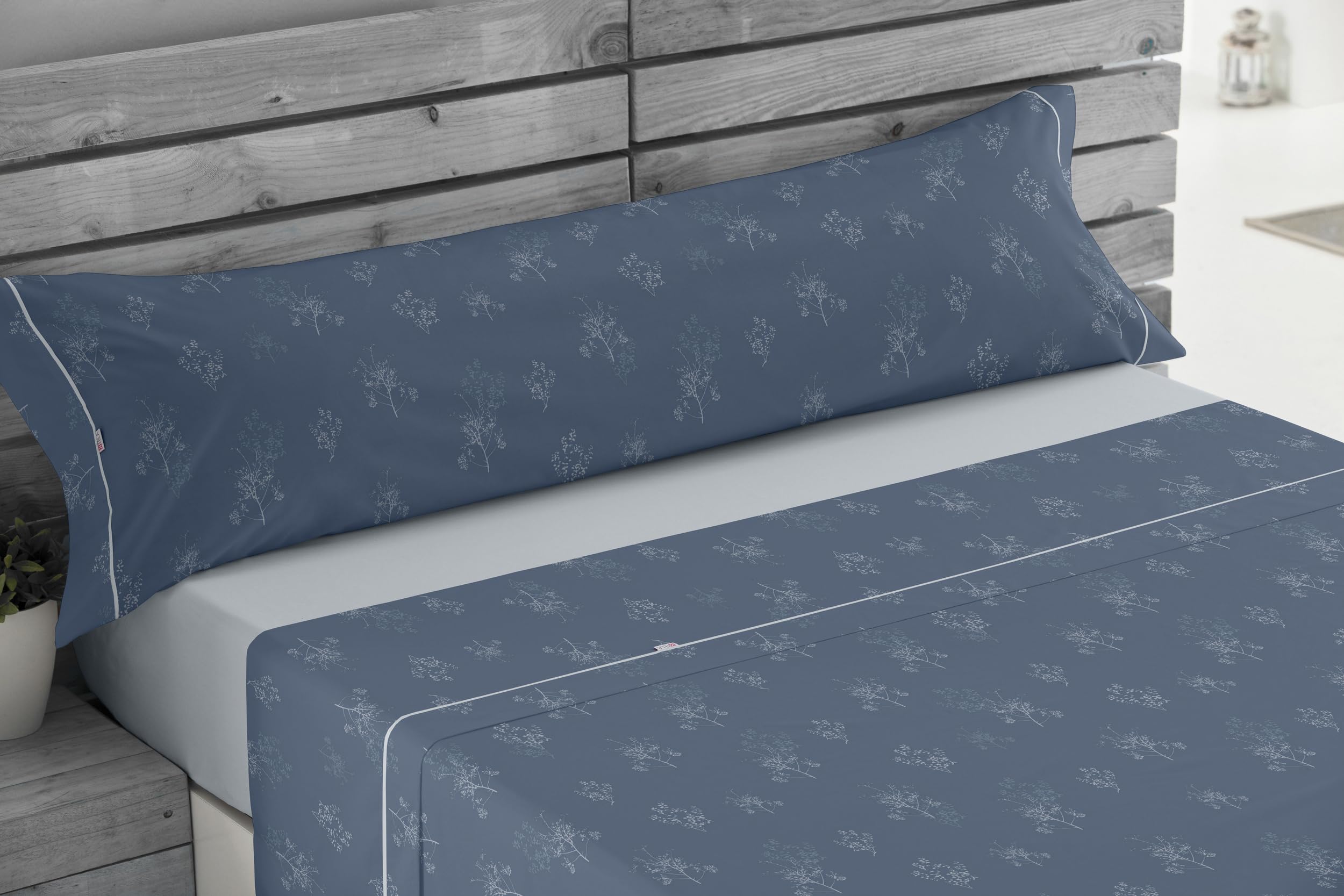 Juego de sábanas Vairy color azul. Cama de 150 cm. 3 piezas