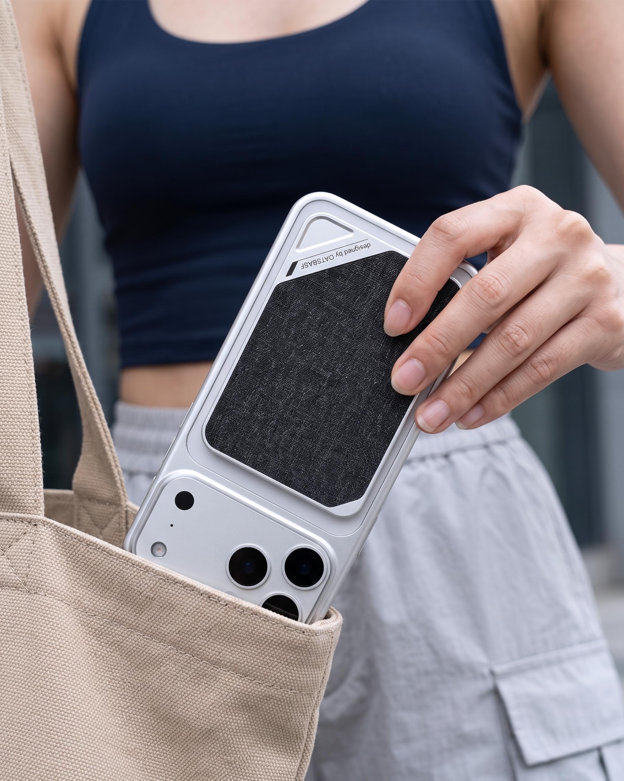 OATSBASF Magnetische Geldbörse aus Metall mit Ständer für 3 Kartenhalter für iPhone Serie, silber, Hochwertiges Metall