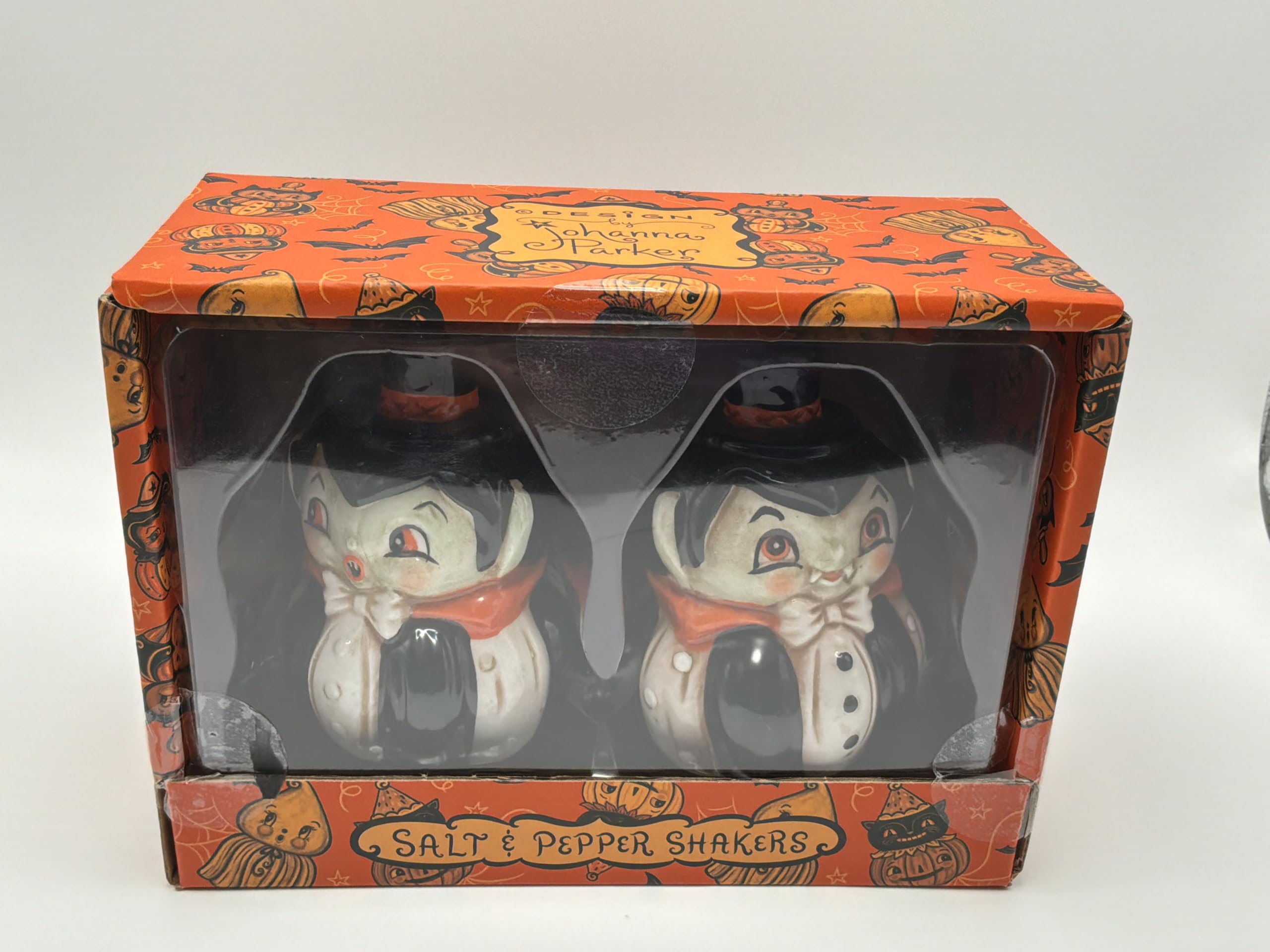 Vampiro Halloween Sale e pepe Shaker Set. Circa 8,9 cm di altezza Lo scolorimento è normale per questa linea di prodotti
