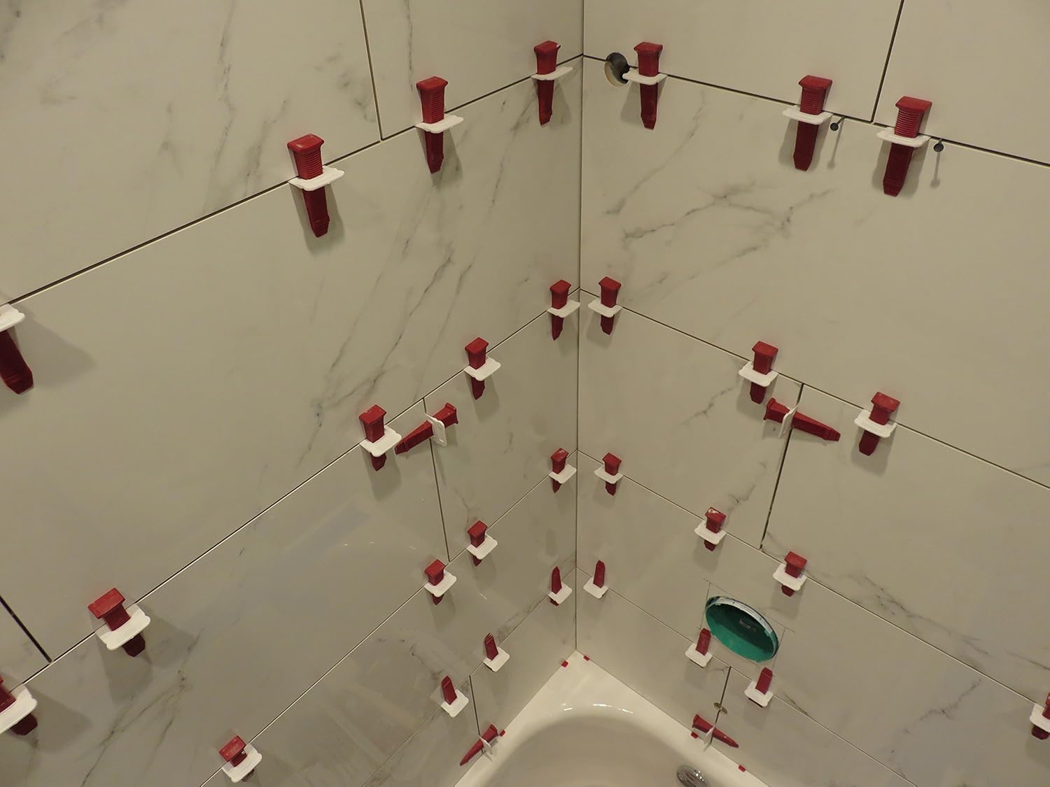 T-Lock - 100 red wedges PERFECT LEVEL MASTER - Professional Anti lippage Tile leveling system - (white T-Lock clips spacers not included and sold separately) by Tile Master