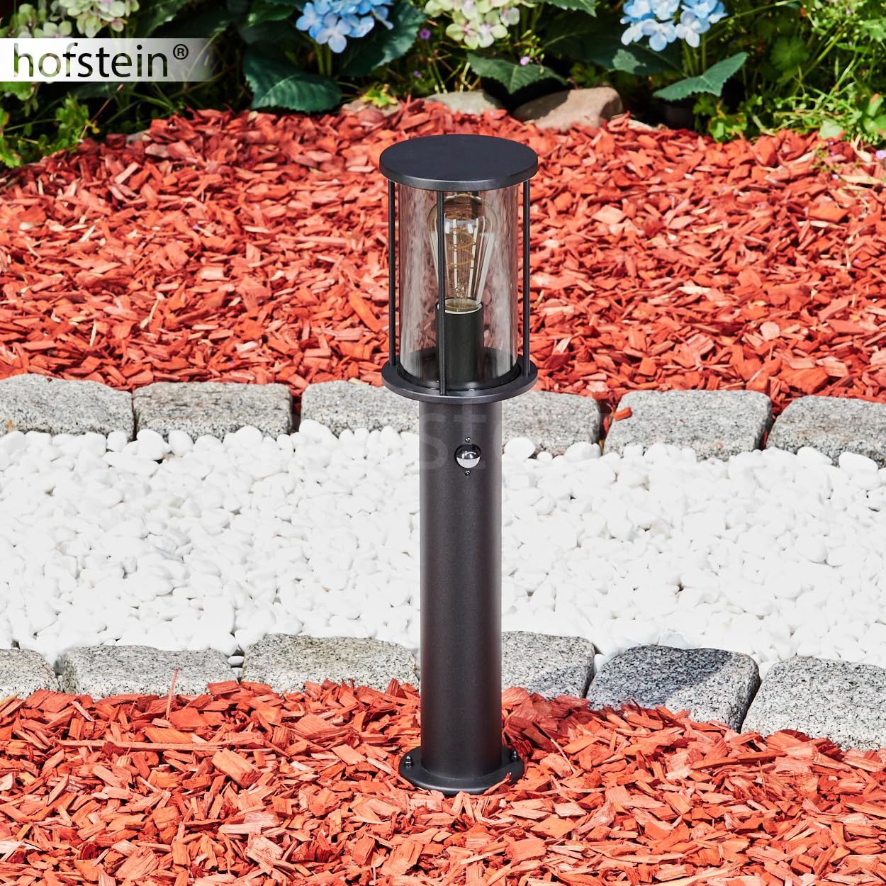 Oprawa zewnętrzna Sumalao z czujnikiem ruchu, podstawa metalowa/szklana w kolorze czarnym/dymnym, oświetlenie ścieżki 60 cm, IP54, 1 x E27, bez żarówki