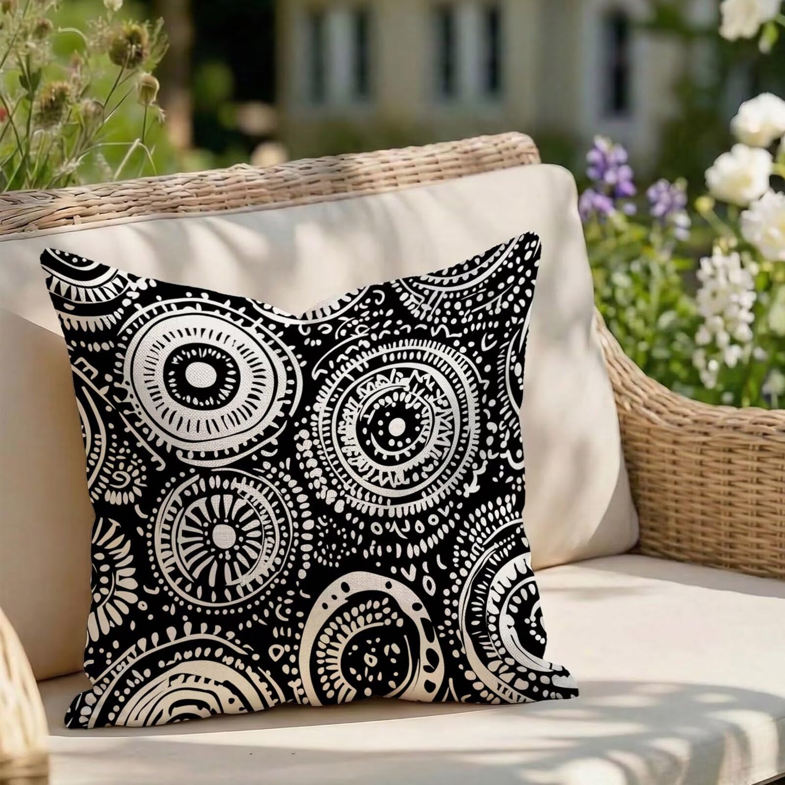 Coussin extérieur imperméable pour protéger vos assises de jardin de l'humidité