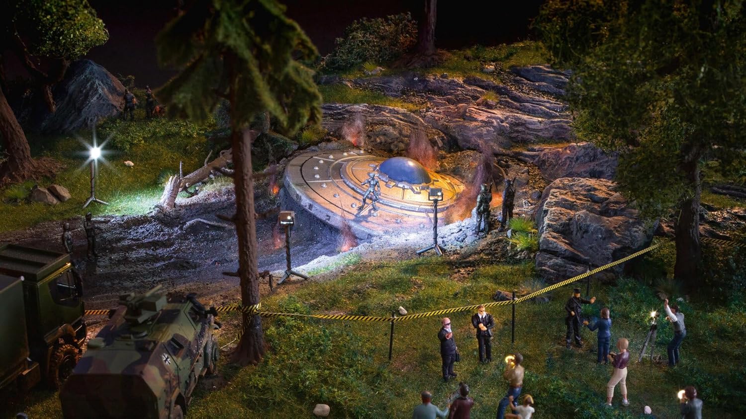 Noch 60765 HO Scale UFO Crash Scene w/Alien - Hard-Foam & 3D Print Kit - 22.5 x 15 x 6.5 cm