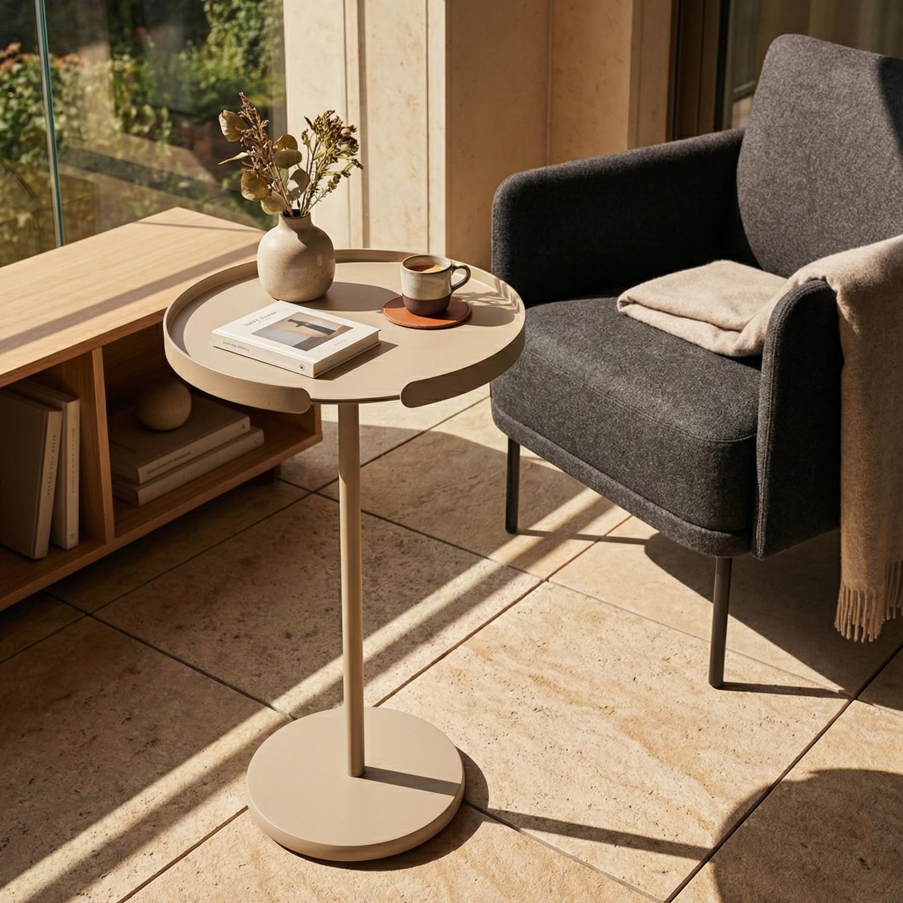 Beistelltisch Outdoor Aluminium wetterfest – OLLIE, runder Metalltisch, modern & stabil, für Balkon, Terrasse, Garten & Wohnzimmer, Couchtisch klein, Kaffeetisch Made in EU (Champagne Beige, 46.8cm)