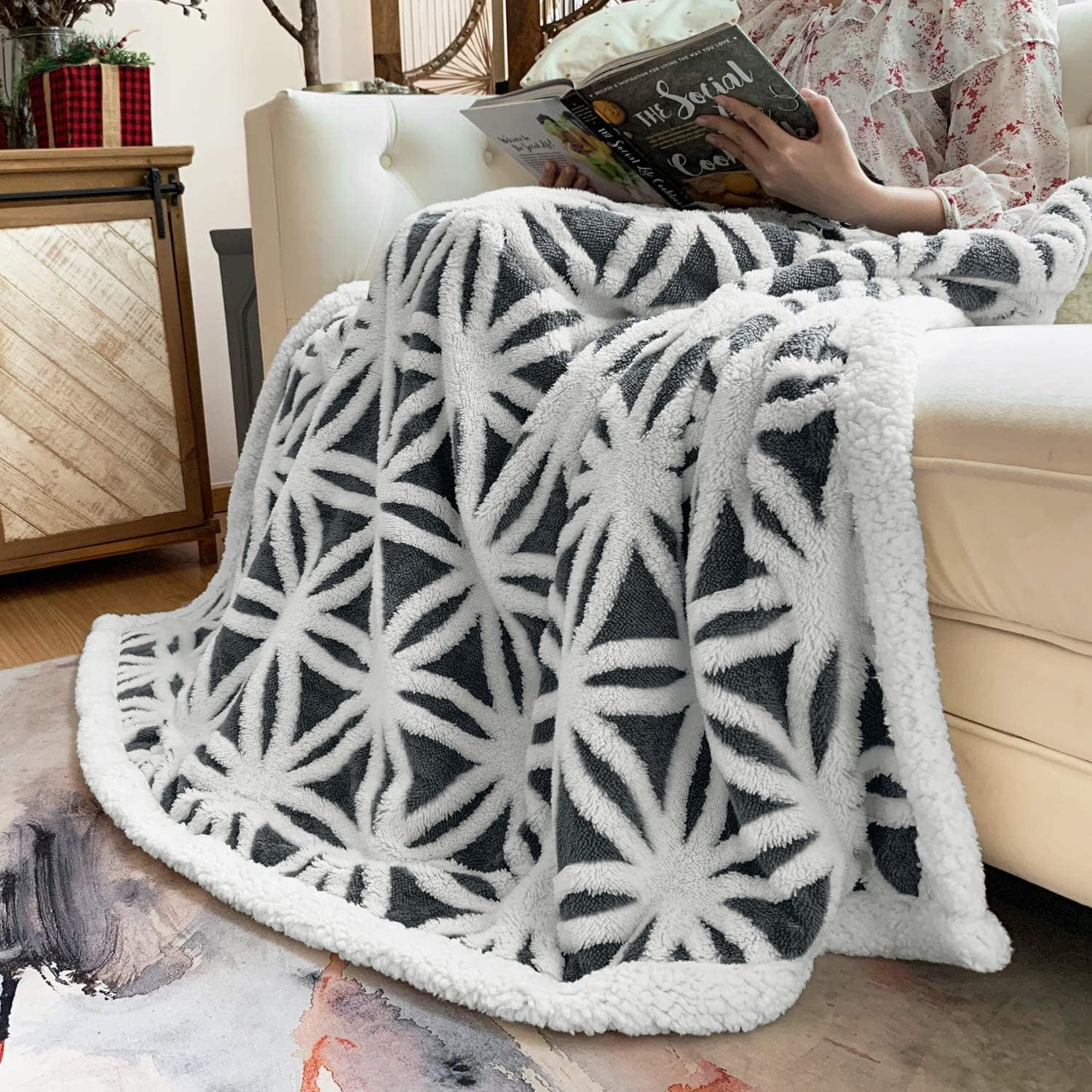 LOMAO Sherpa Fleece Blanket Fuzzy Soft Throw Blanket Dual Sided Blanket for Couch Sofa Bed (Dark Grey, 51''x63'') Dark Grey 51"x63" thumbnail 6