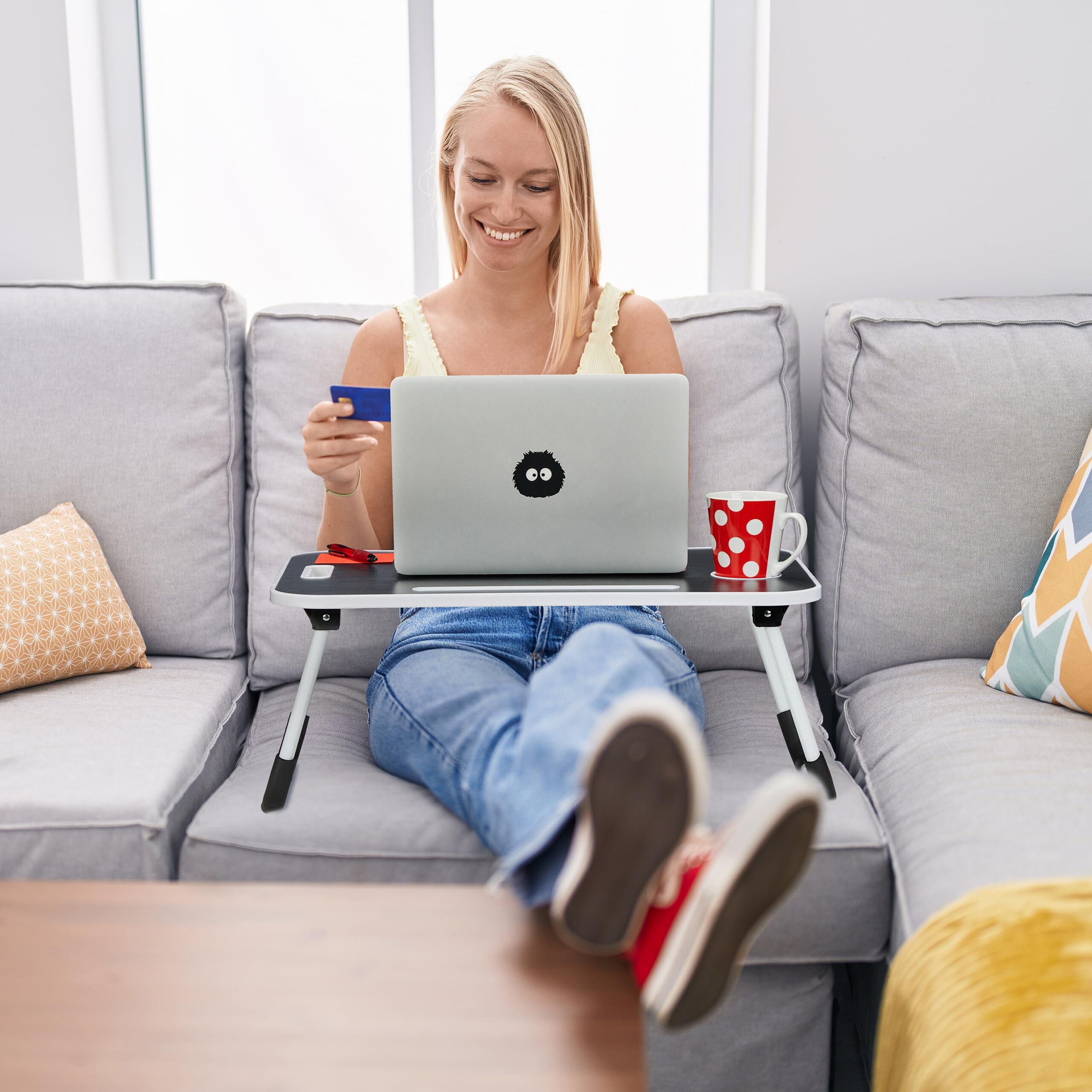 Relaxdays Stolik pod laptopa do łóżka i kanapy, wys. x szer. x gł.: 26 x 63 x 40 cm, składany stolik pod łóżko, stolik na notebooka, czarny/biały