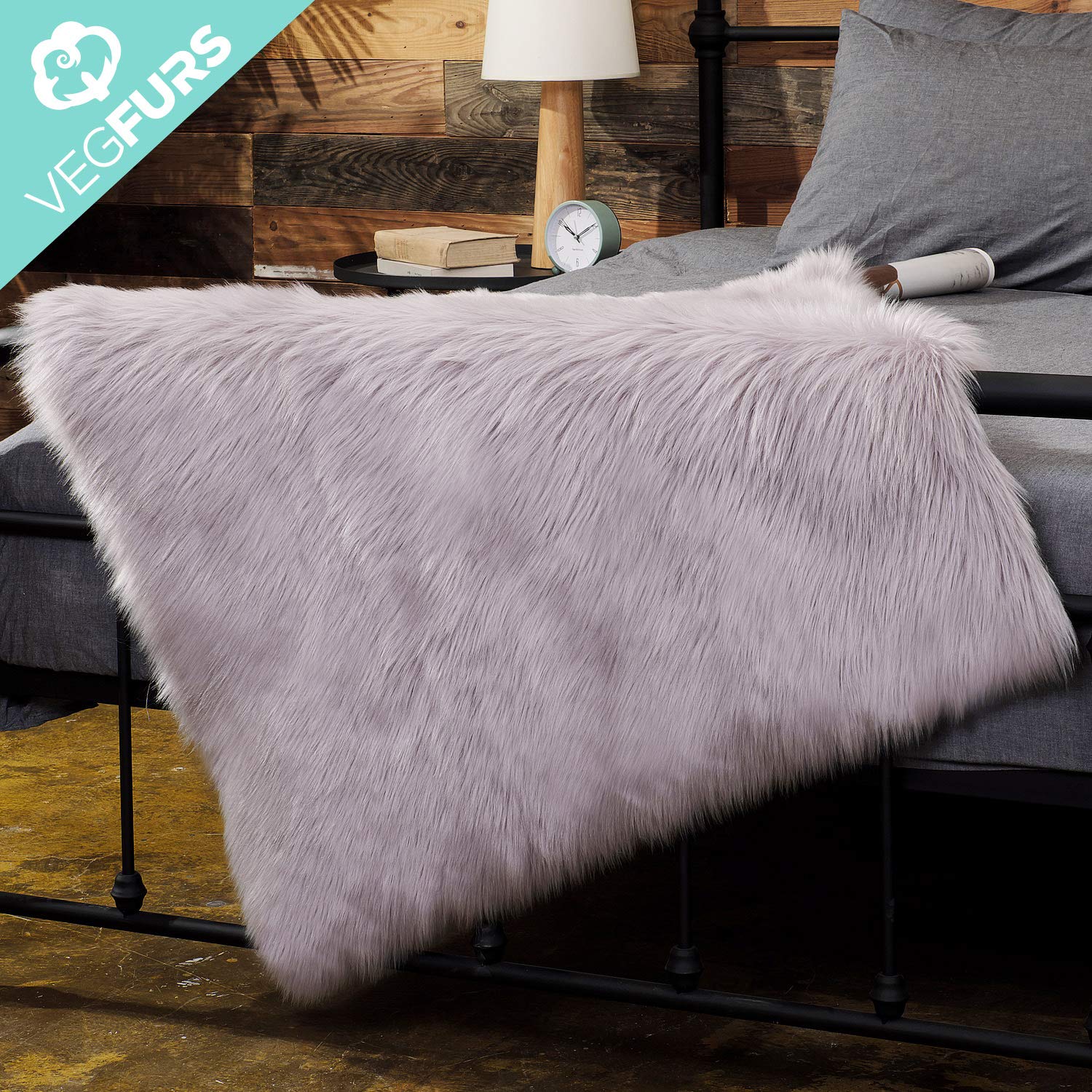 VEGFURS Luxury Ultra Soft Faux Fur Area Rug, Modern Shaggy Area Rug Pads, Fashion Fluffy Sheepskin Carpet for Home, Nursery, Living Room, Bedroom and Kids Room Decor (3' x 5' Grey)