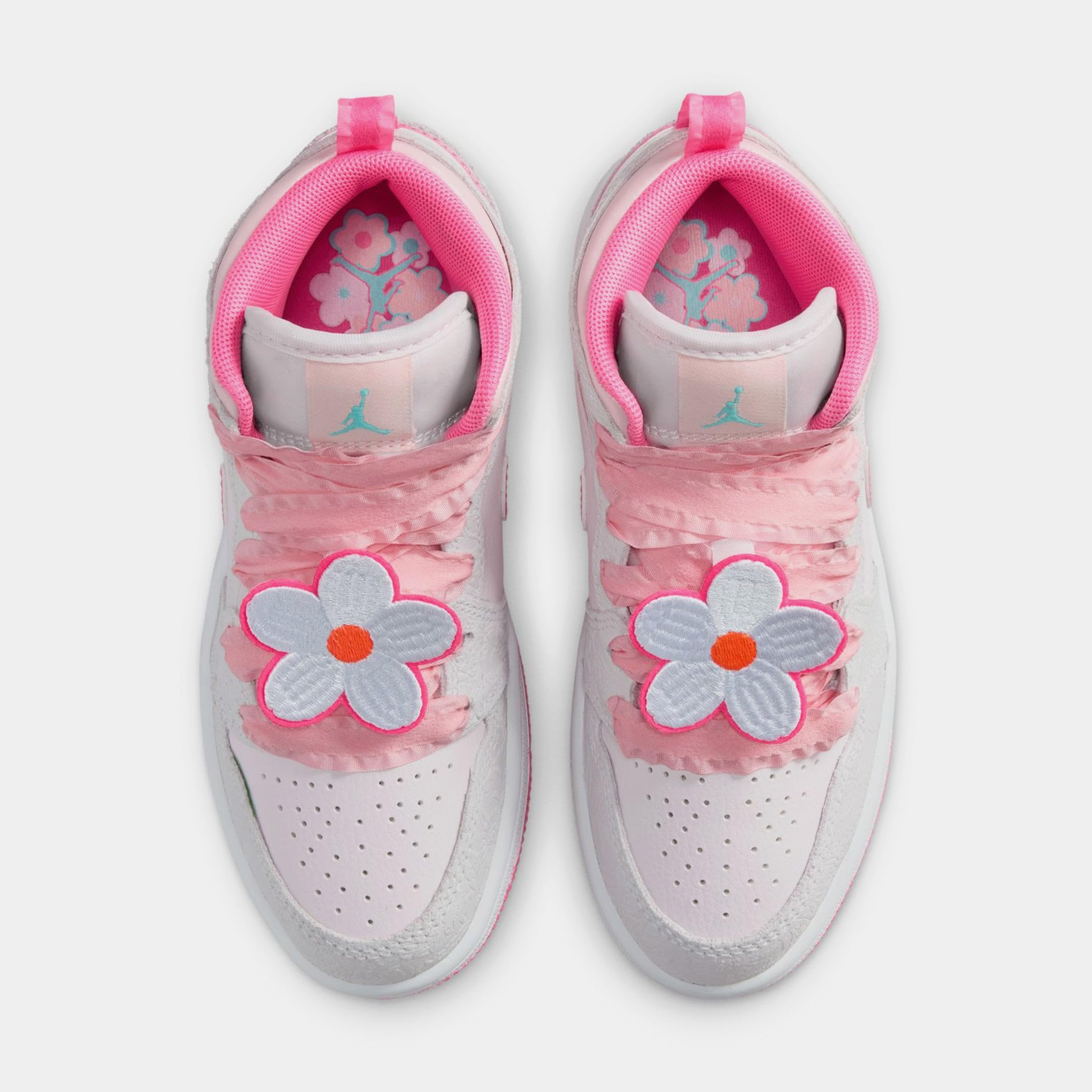 Air Jordan 1 Mid SE - Zapatos de estilo de vida preescolar (gris intenso/vela/flor rosa/brillo rosa)