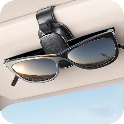 Chfeila Brillenhalter für Auto, 2026 Upgrade 360° Drehbarer Einhandbedienung Magnetischer Sonnenbrillenhalter, Universaler Leder Sonnenblende Clip, Auto Gadgets Zubehör Innenraum (Schwarz)