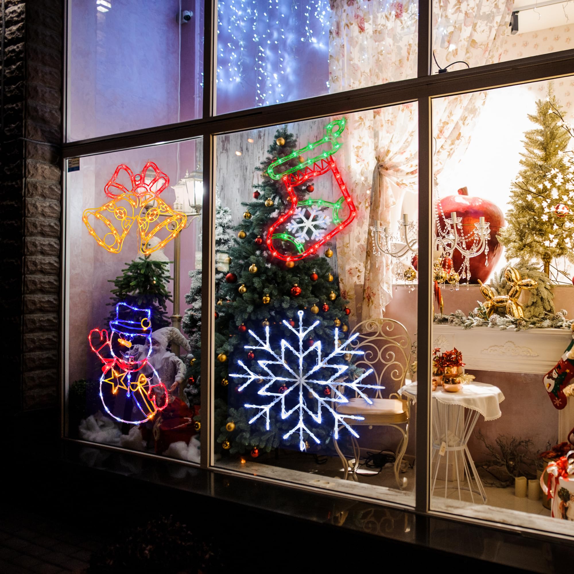 TRWYMZ Lot de 4 Décorations Lumineuses de Noël pour Fenêtre avec Prise EU | Décorations LED de Noël (flocon de neige, bonhomme de neige, cloche, chaussette de Noël) pour int&ext,murs,portes&fenêtres