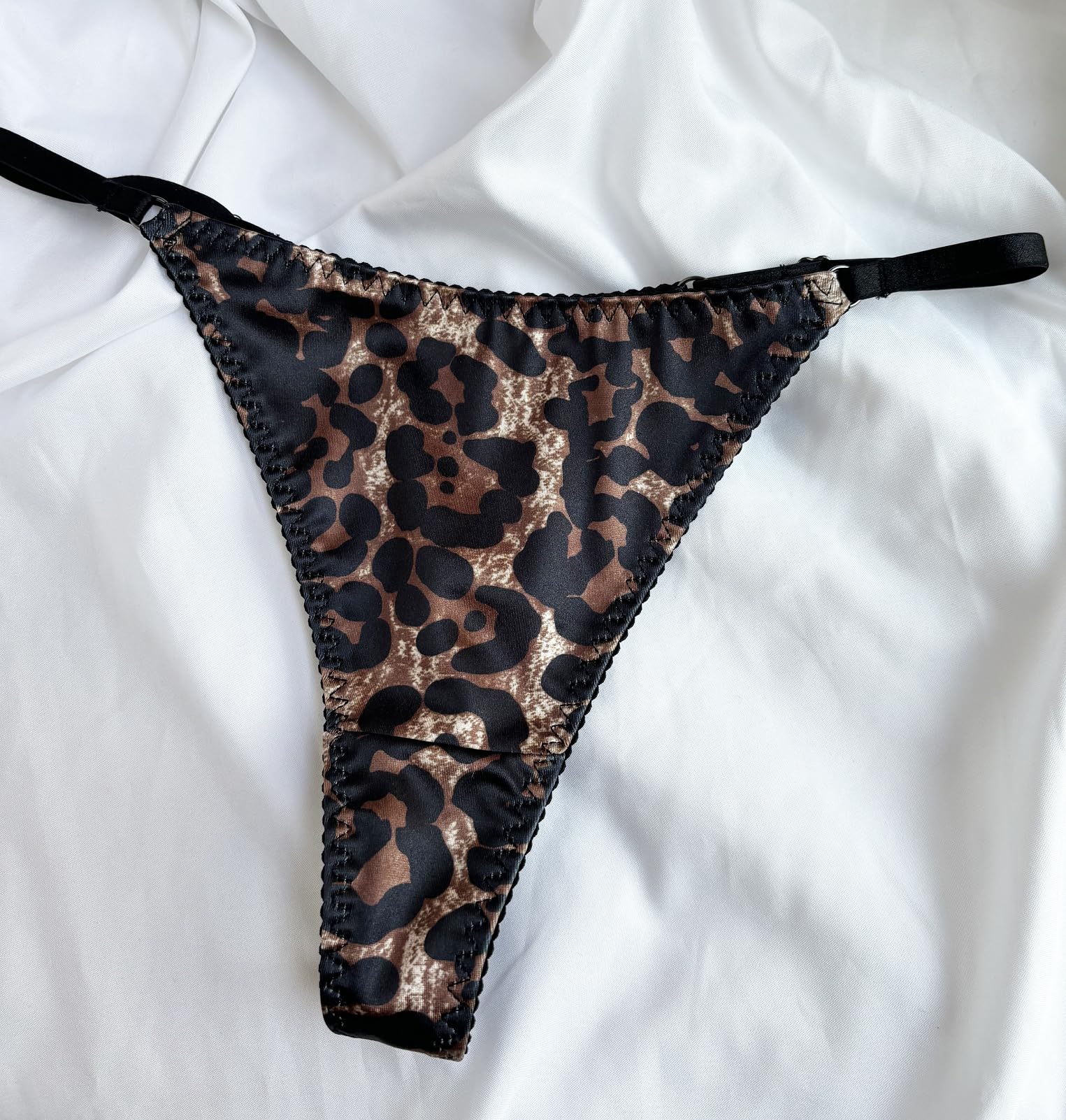 Stella Soutien Gorge Triangle Satin et String - Ensemble de sous-vêtement Léopard Confortables pour Femmes
