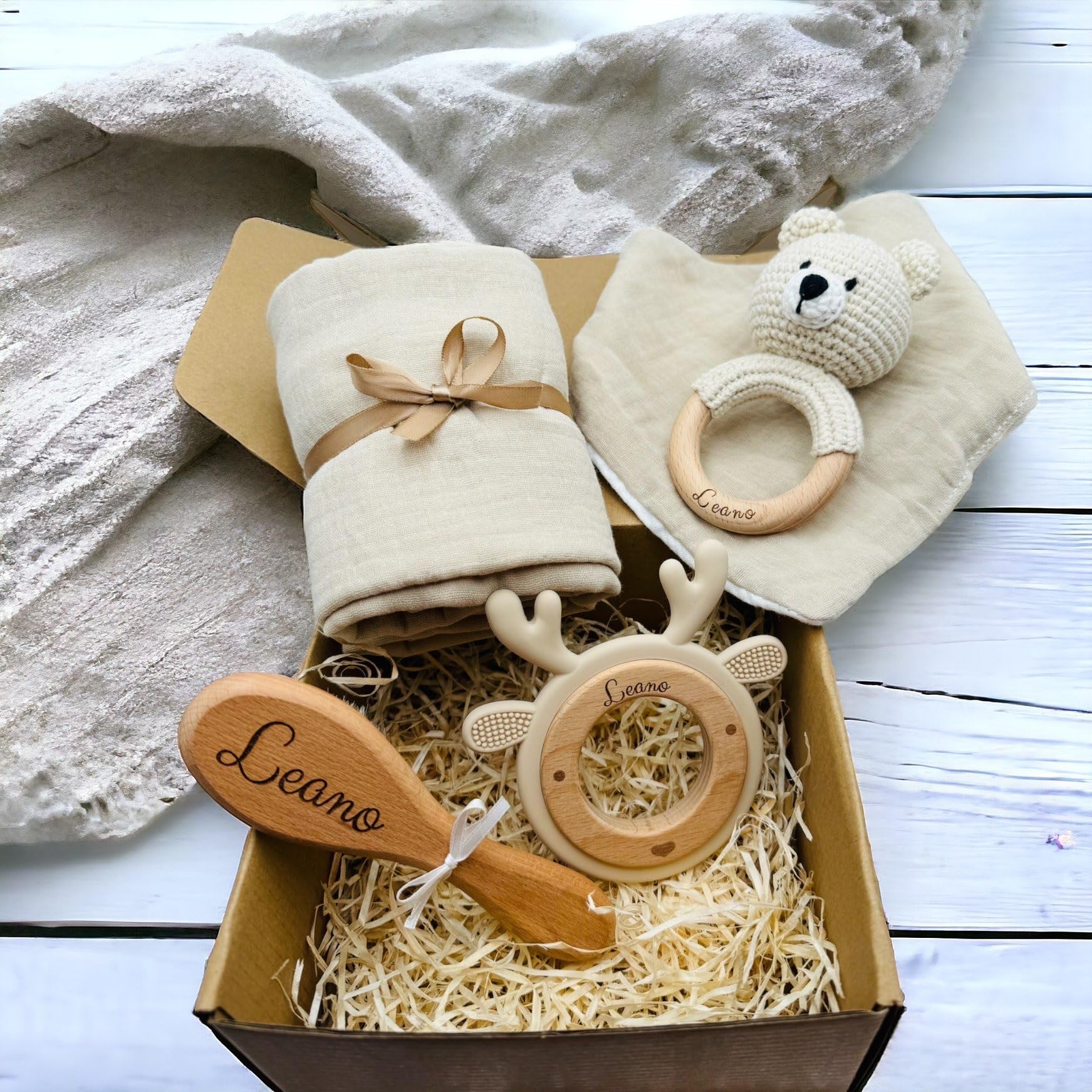 Babyset mit Beissring, Rassel, Mulltuch und Latz