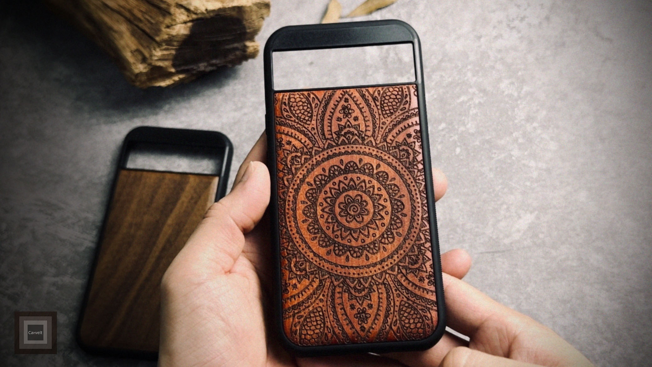 Carveit Custodia In Legno Per Google Pixel 7 – Design Lupo Sole-Luna, TPU Ibrido, Ricarica Wireless