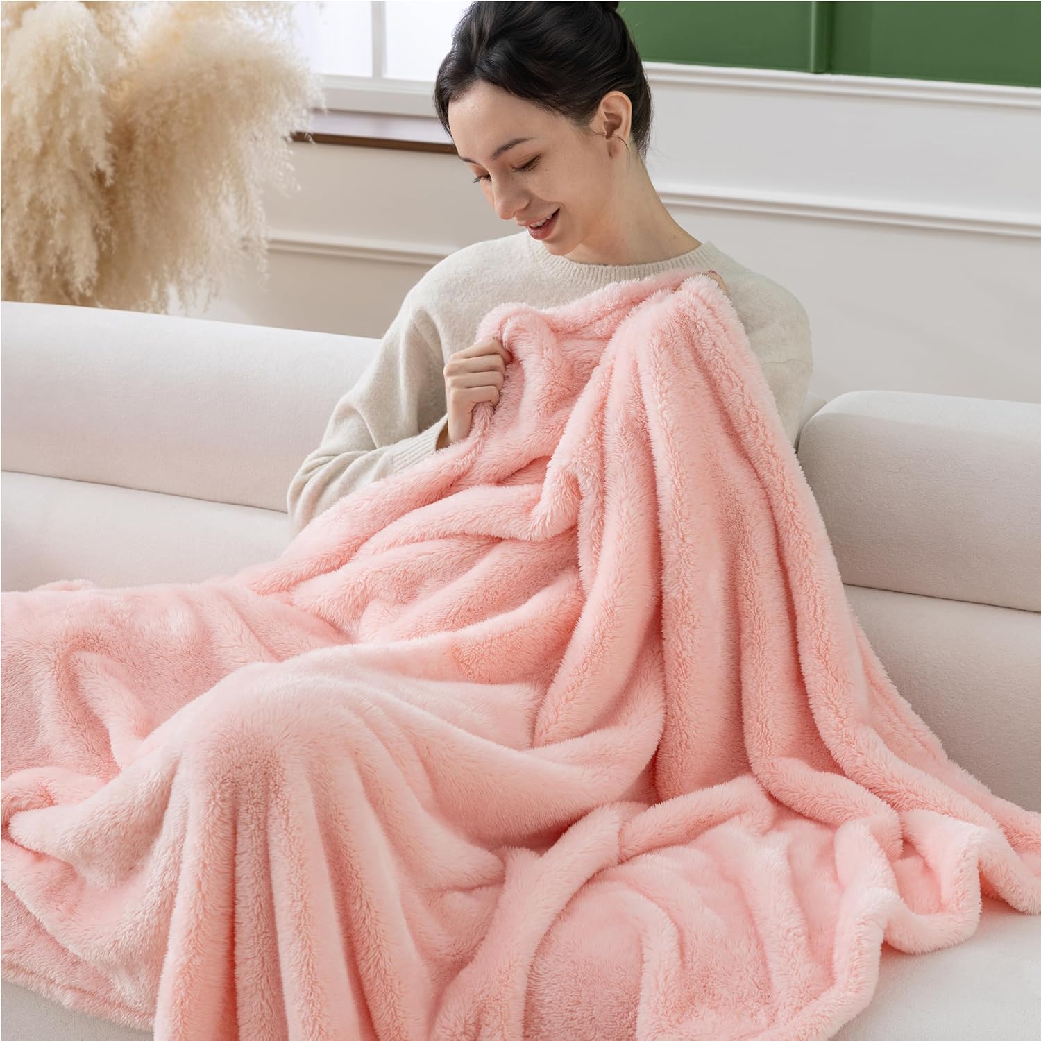 Double-Pile Fluffy Fleece Blanket, Ultra Soft & Warm All-Season Cozy Blanket for Couch Bed Sofa, Lightweight Plush Microfiber Living Room Decor, Gift for Women Men Kids(King, Strawberry Cream)