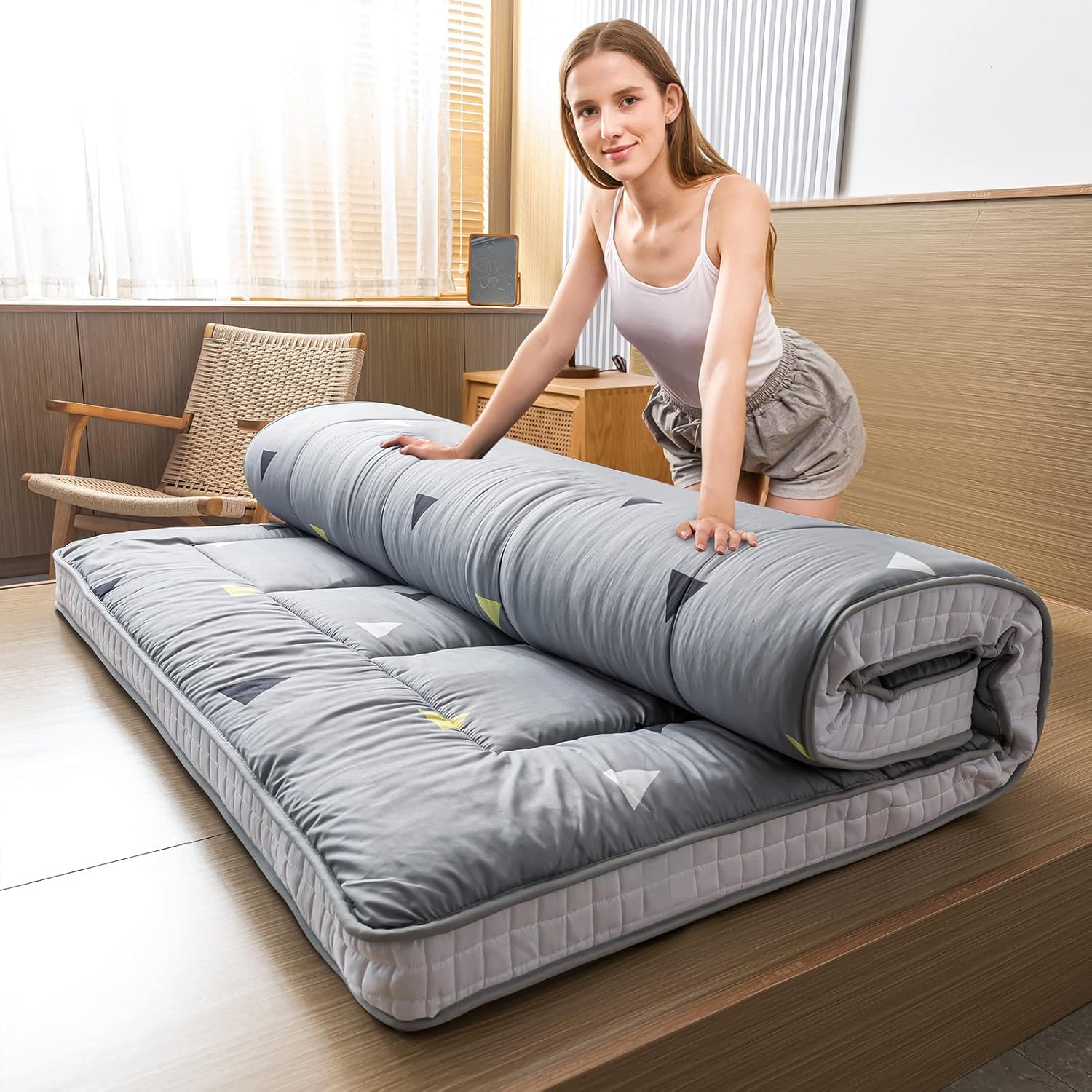 MAXYOYO Grey Triangle Futon Mattress