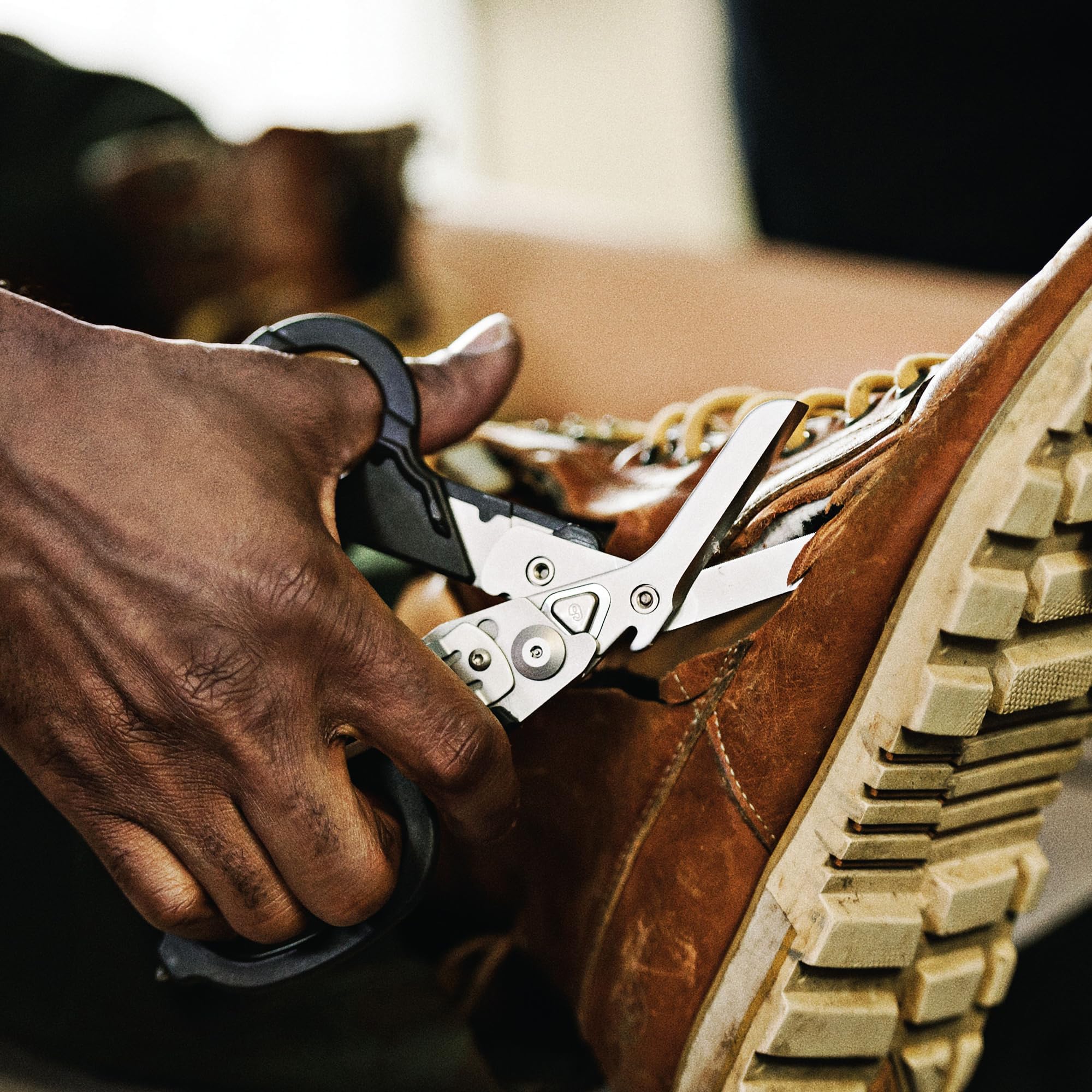 Leatherman Rev Multiherramienta - 14 Herramientas Para Camping y Bricolaje, Acero Inoxidable, Plata