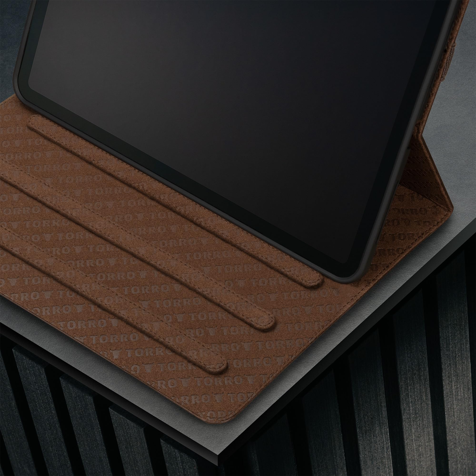 Casemade Echt Leerhoes Compatibel met iPad 11e Gen 2025 / 10e Gen (2022) - Volledige Korrelerige Lederen Hoes, Auto Sleep/Wake, Dubbele Standpositie (Bruin