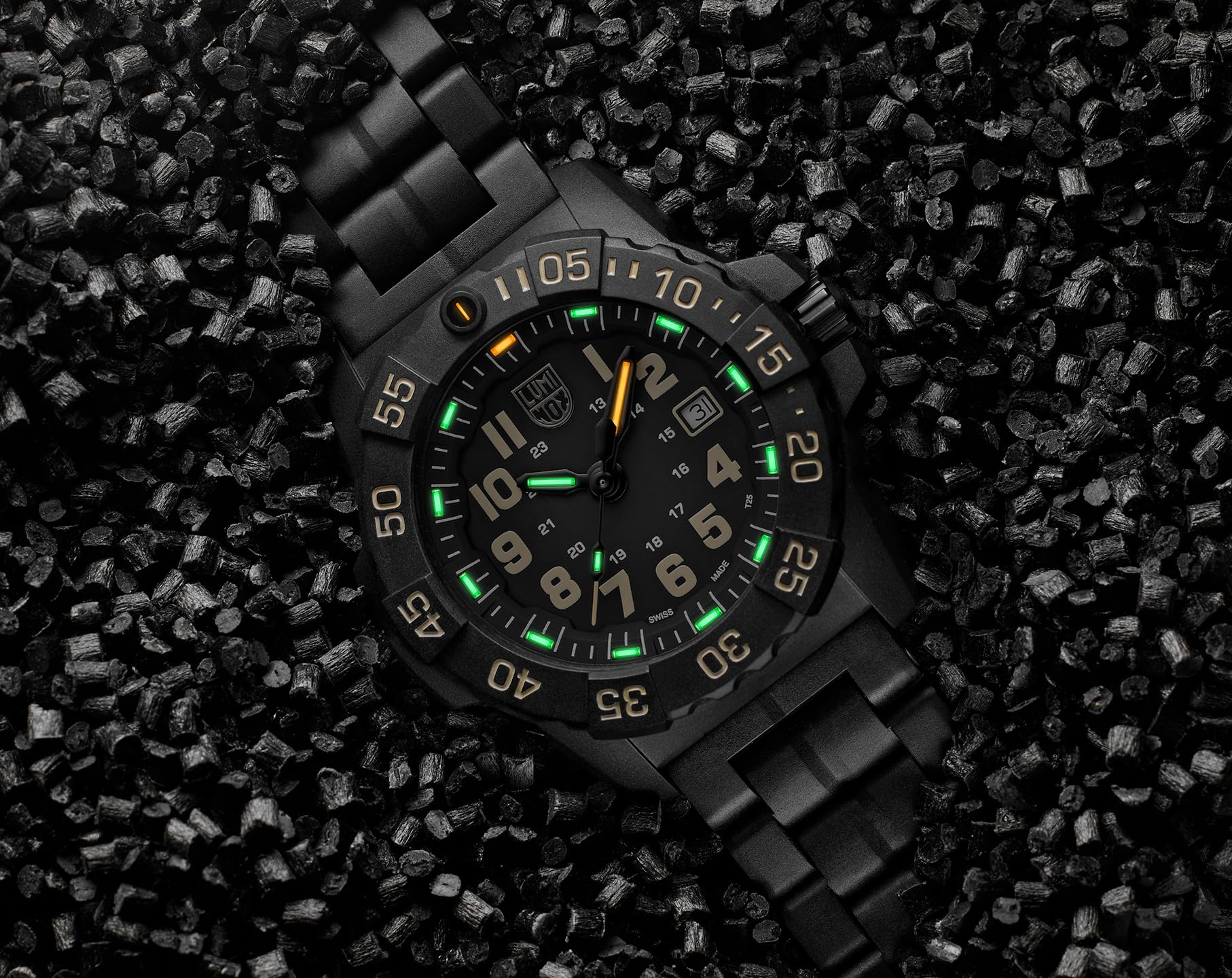 Luminox Navy Seal XS.3510 Militäruhr 45 mm – Taucheruhr Schwarz/Sand aus CARBONOX™, 200 m wasserdicht, Schweizer Quarzwerk, LLT-Beleuchtung, Swiss Made, XS.3510