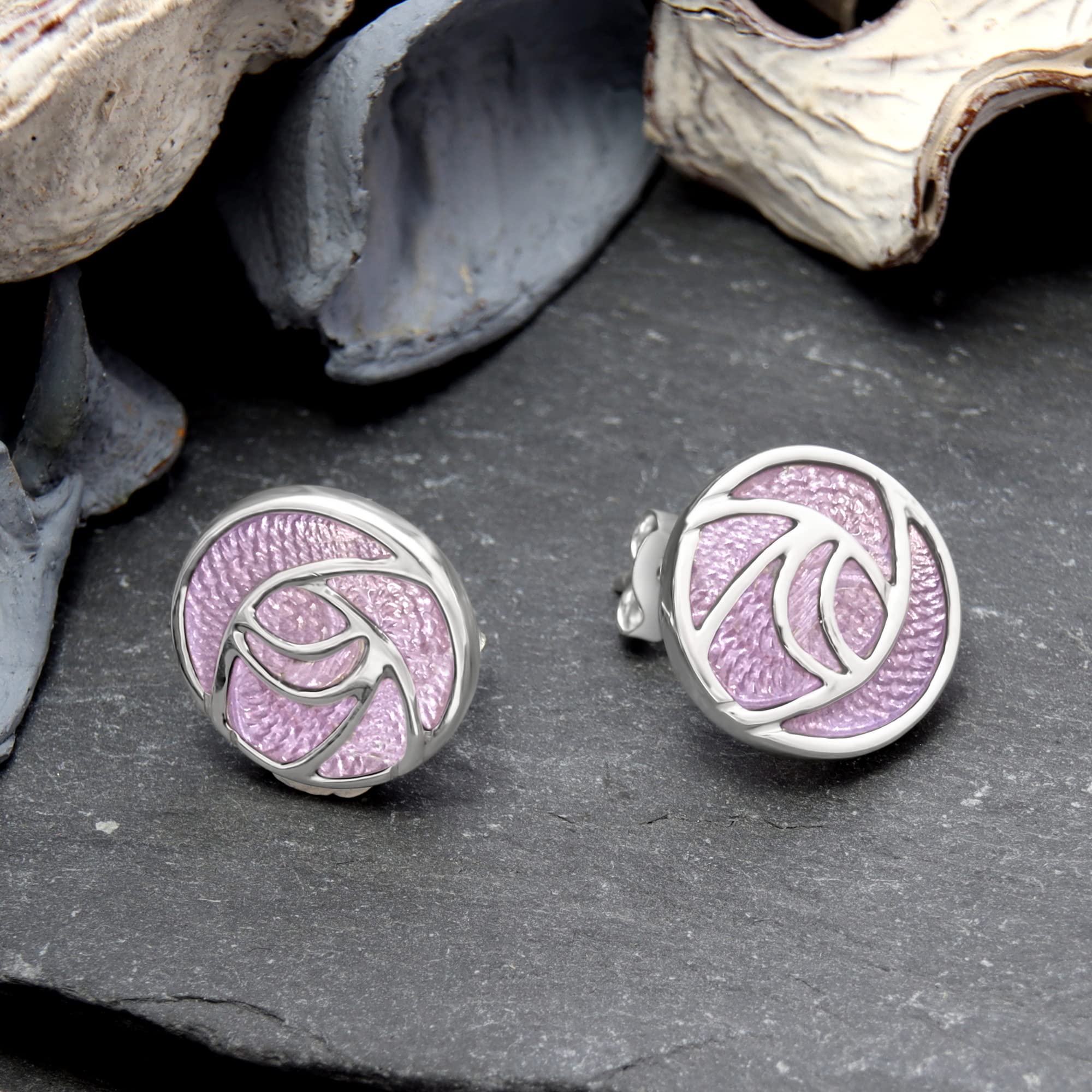 Alexander Castle Charles Rennie Mackintosh - Pendientes de plata de ley 925 esmaltados con rosa rosa para mujer, pendientes de tuerca con caja de regalo, 15 mm x 15 mm
