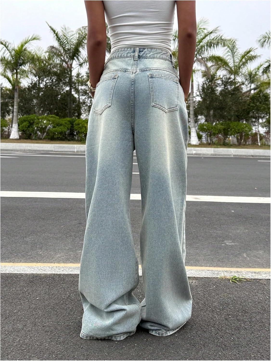 WDIRARA Women's Rivet Baggy Jeans Low Rise Wide Leg Denim Pants Streetwear - Image 3