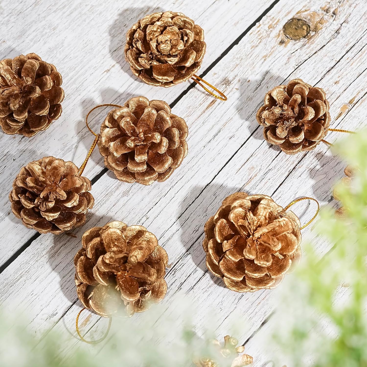 small-christmas-pinecones-pre-lit-christmas-pine-tree-w-pine-cones