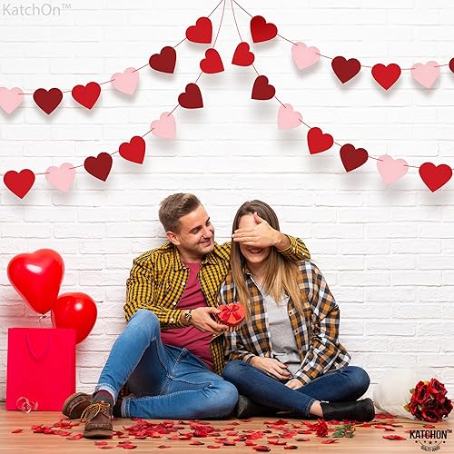 Miniatura 7 de KatchOn, Centros de mesa de panal de abeja rojos de San Valentín, grande, paquete de 49  Guirnalda de San Valentín con corazón de fieltro rojo
