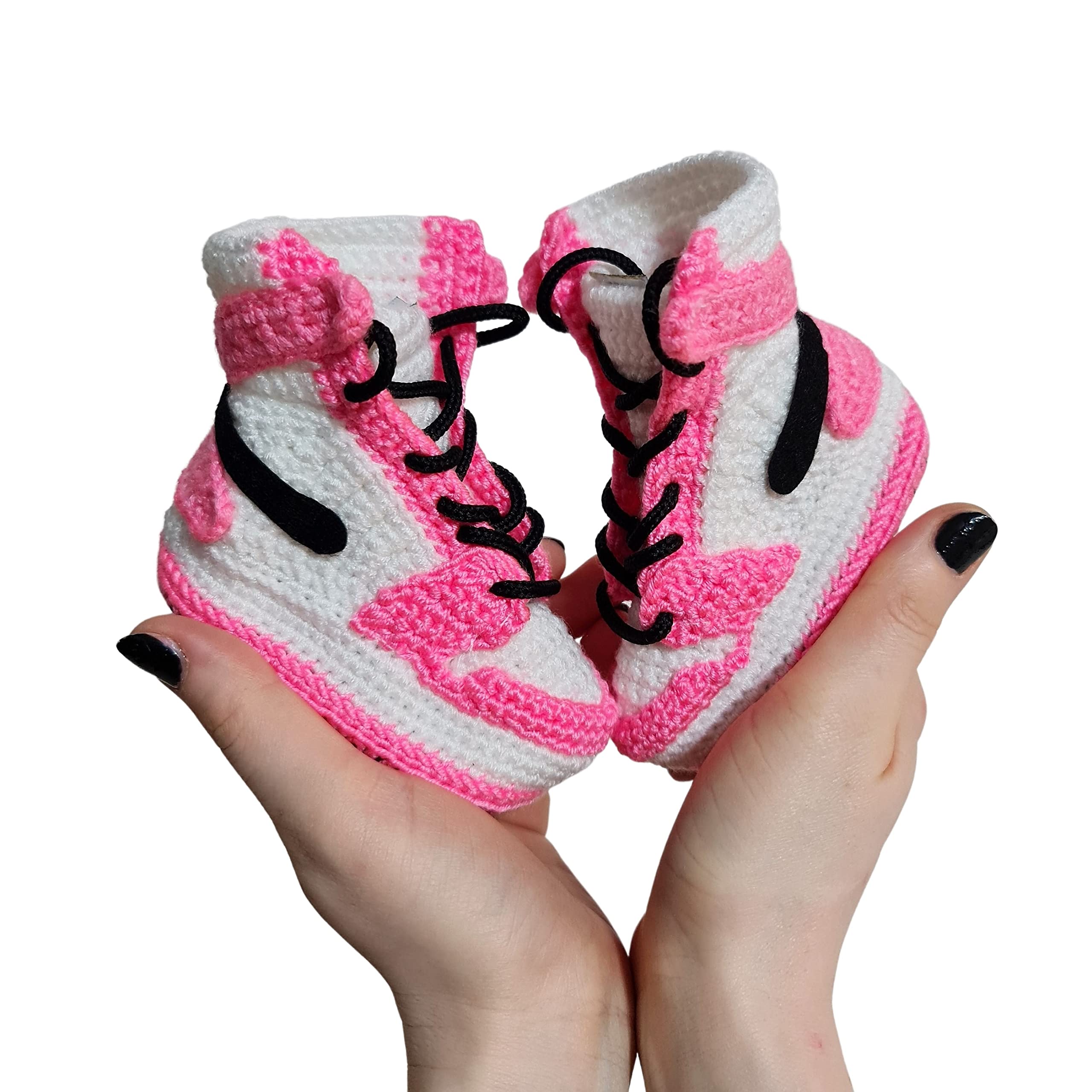Handgefertigte Rosa Baby Sneaker im Jordan Style - Weiche Häkelschuhe für Neugeborene - Erstlingsschuhe & Bequeme Babyparty Geschenkidee - Erste Schritte Booties