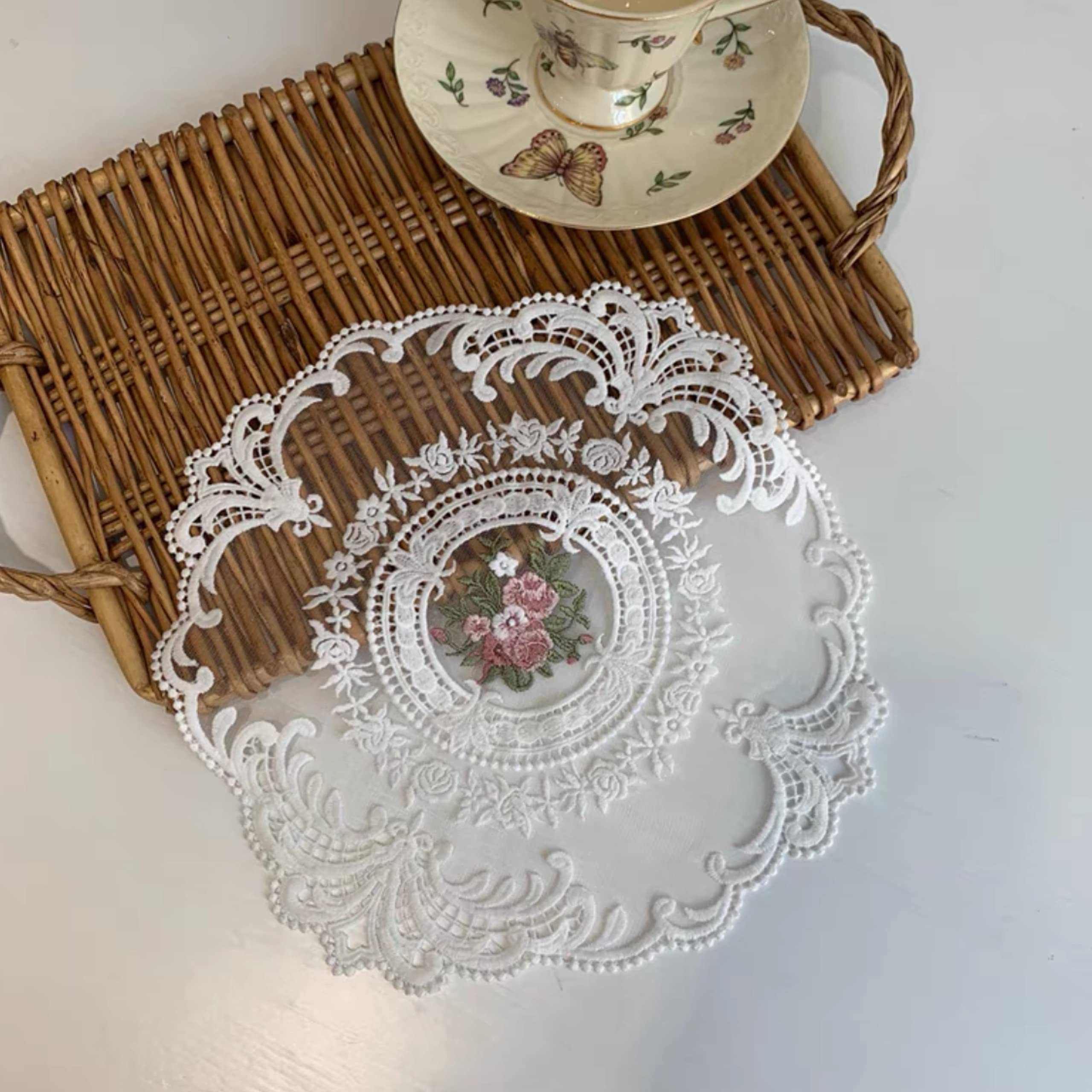 Mausouca White 2Pcs French Lace Placemats, Exquisite Flower Embroidered Round Doilies Coasters Vase Mat For Home Decoration (,Diameter28cm)