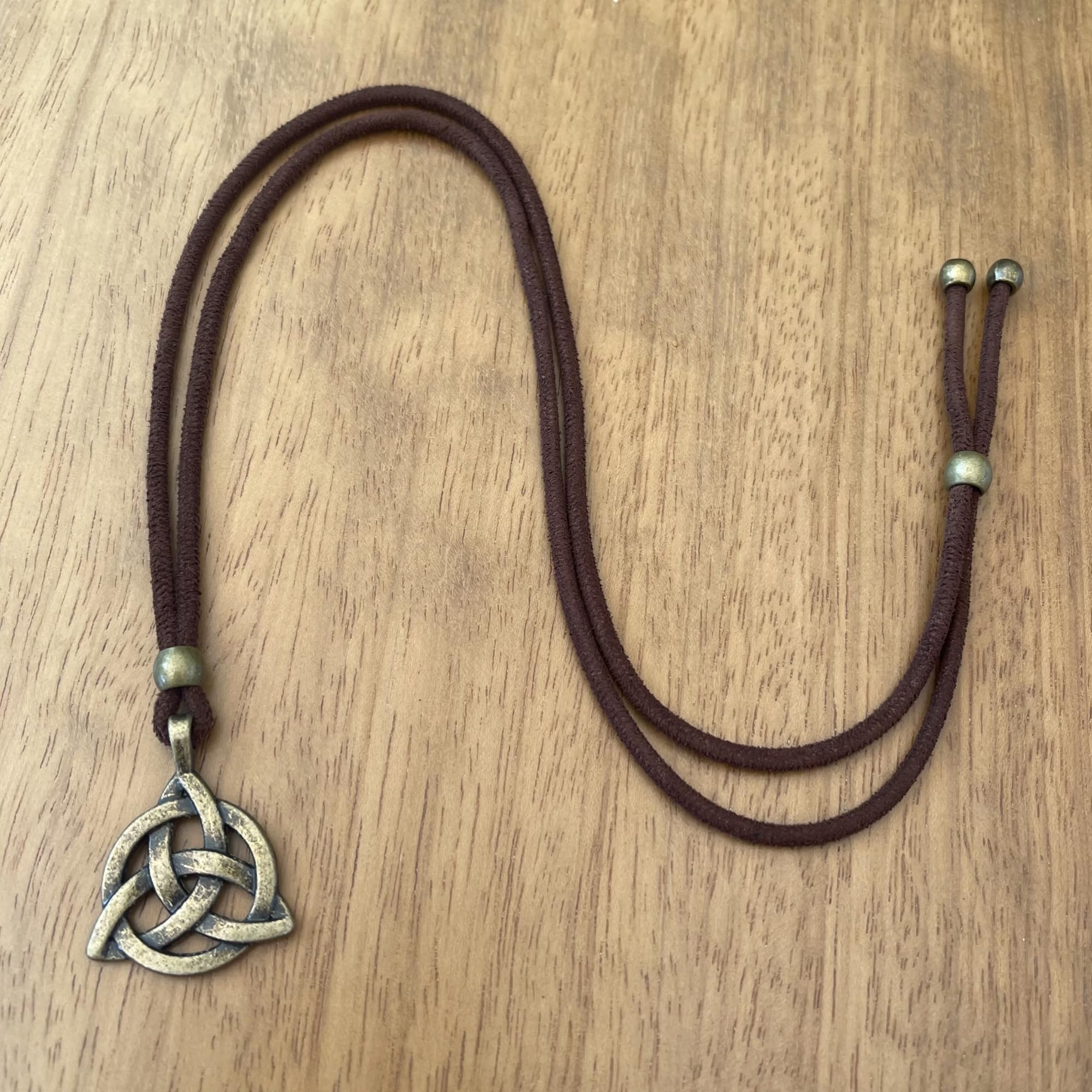ASTER ALHELÍ - Halskette Damen oder Herren Trinquette Knoten der keltischen Trinität Triangle Anhänger Altsilber oder Bronze - Antelina und Zamak Knoten Halskette - Schutz Amulet