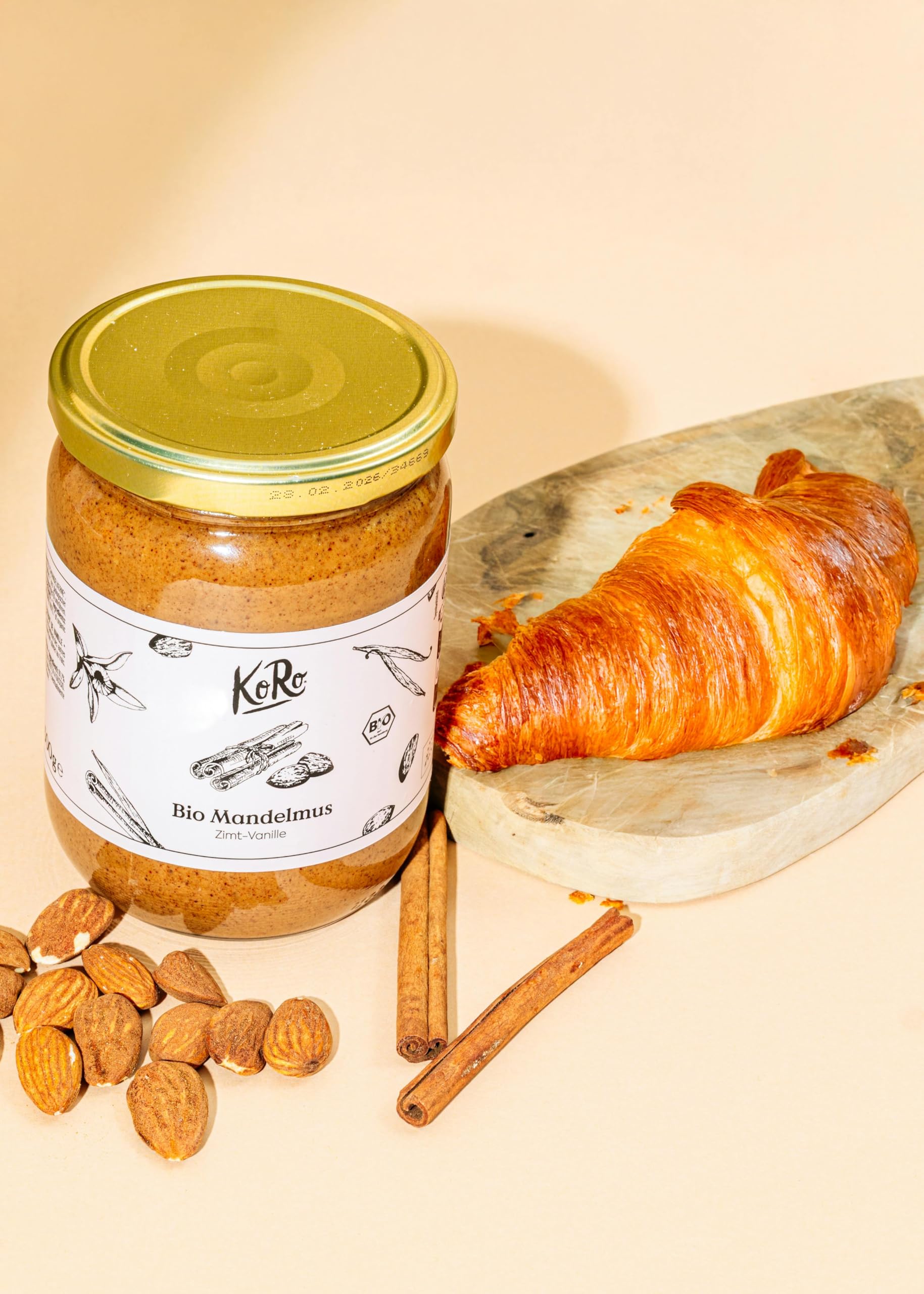 KoRo - Crema di mandorle con cannella e vaniglia bio 6 x 500 g - Fonte di proteine - Vegan - Sul porridge, sul pane o nei dolci