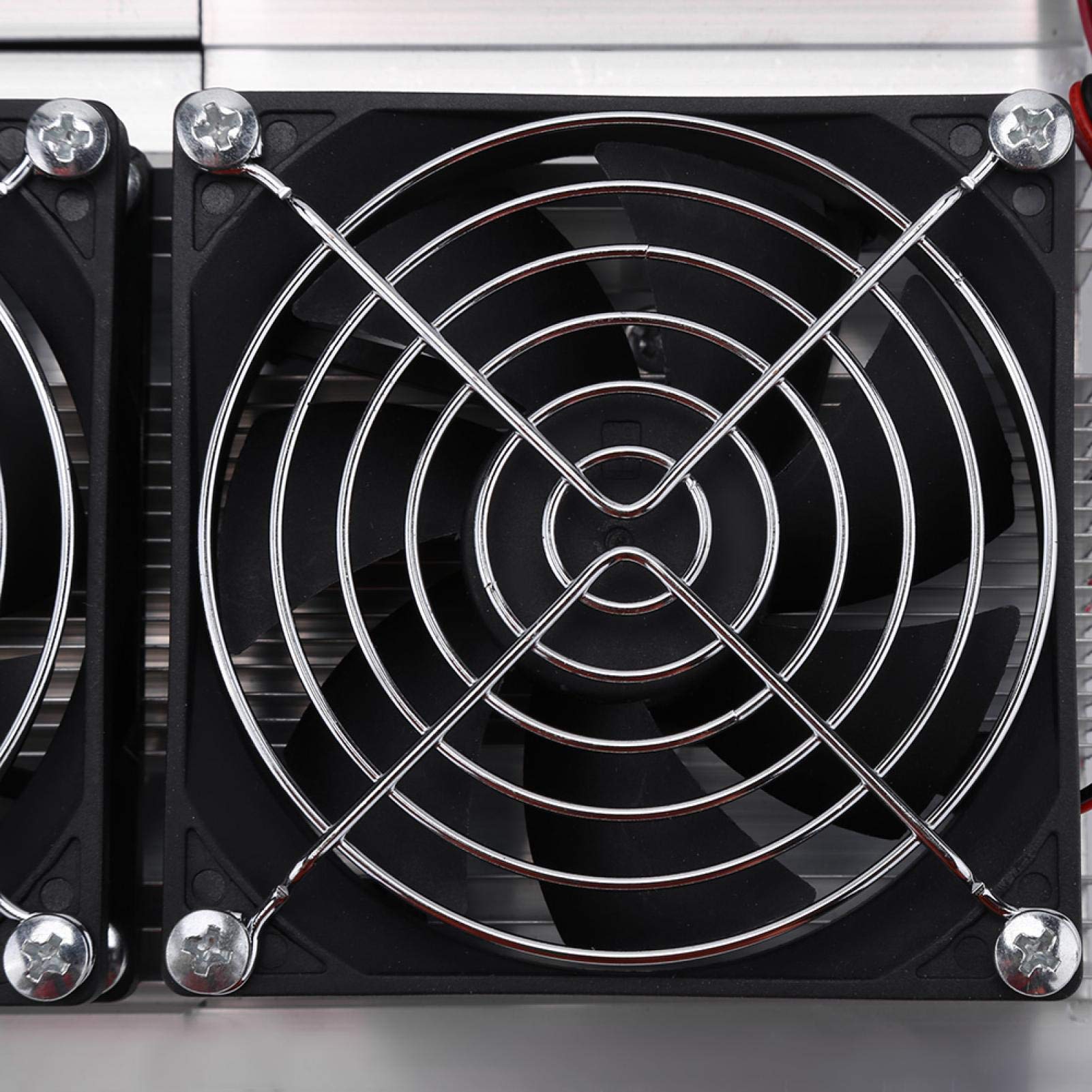 Piastra di refrigerazione a semiconduttore, 240W a bassa rumorosità Piastra fredda Peltier termoelettrica di refrigerazione a semiconduttore con ventola per frigorifero del condizionatore d'aria