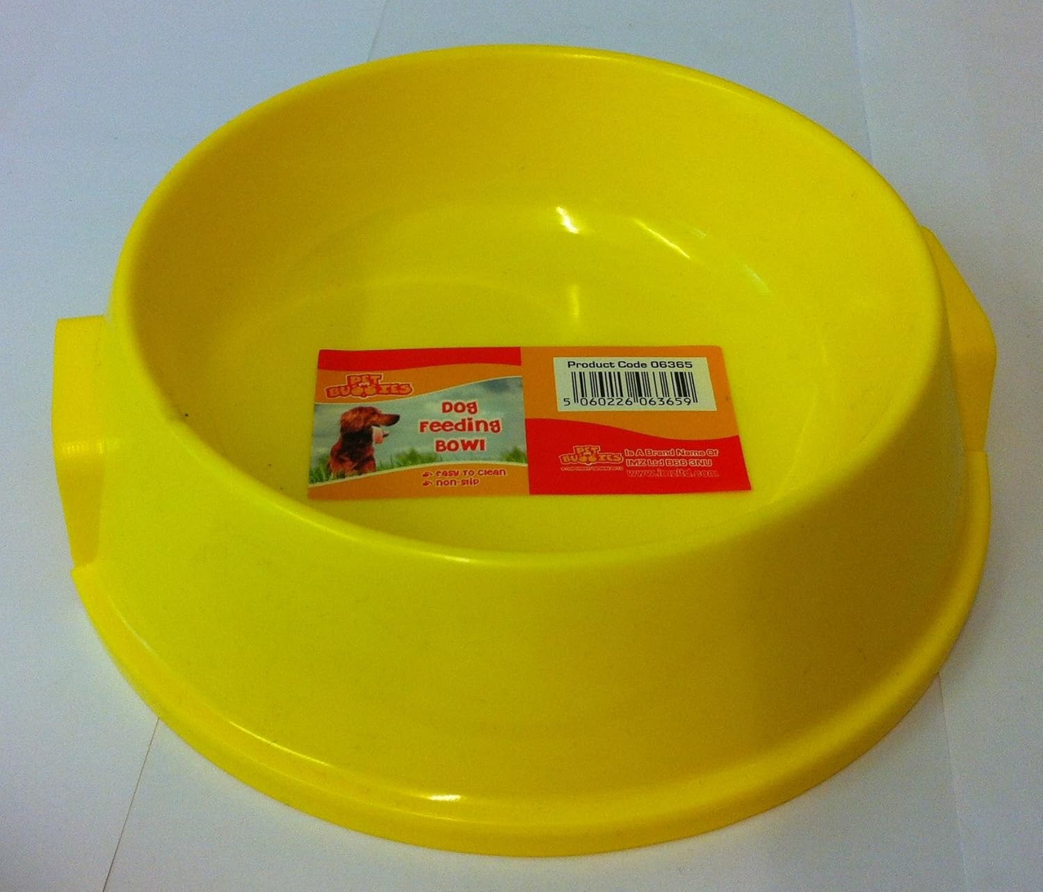 DOG FEEDING BOWLS. MIX OF COLOURS. NON SLIP. EASY CLEAN. NEW. 22cm DIAMETER