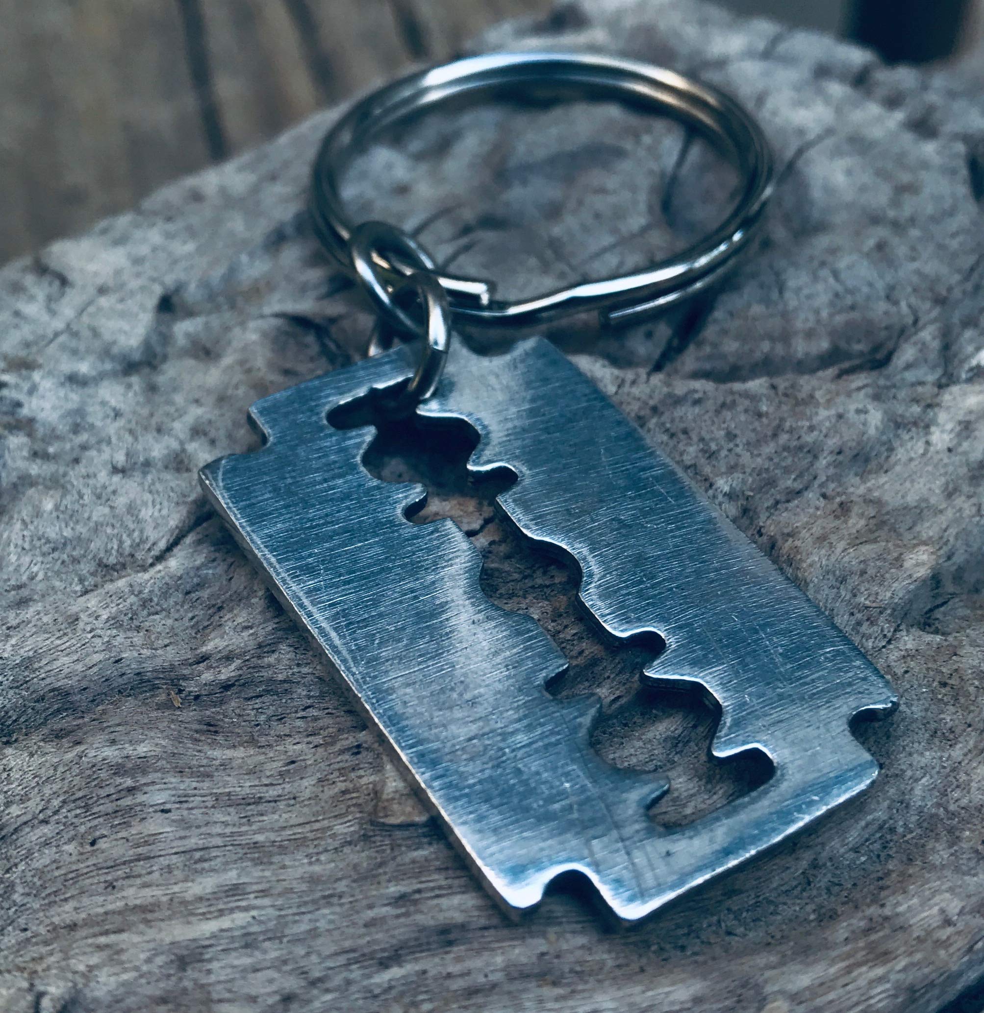 UNDERCOVER 22SS カミソリチャーム キーリング 牛革 安全ピン Amazon.co.jp: Trilogy Jewelry ピューター フェイク カミソリブレード