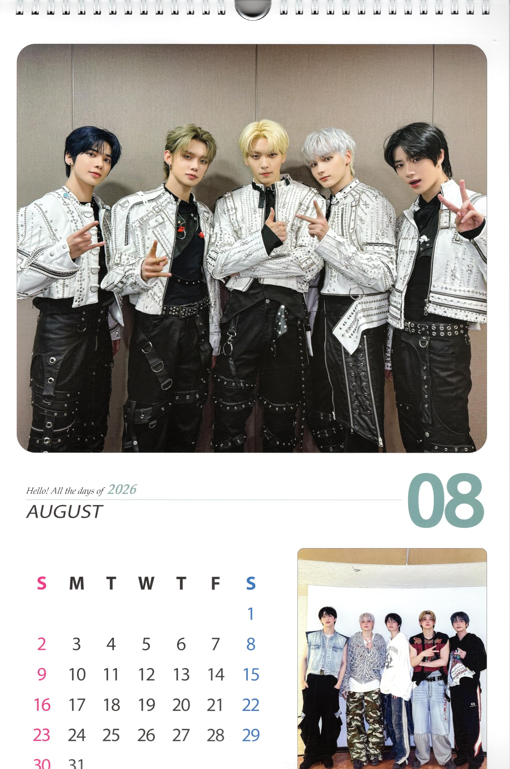 Amazon.co.jp: TXT グッズ 大判 壁掛け カレンダー 2026年 (令和8年) +