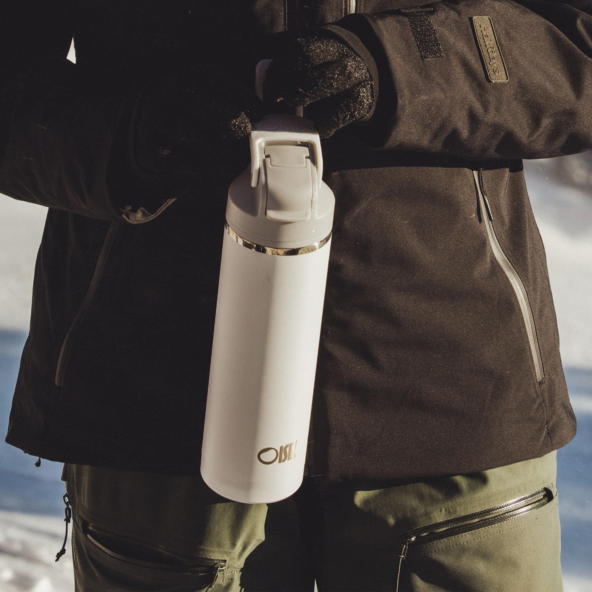 OISIZ Bouteille d'eau isotherme de 710 ml avec bec verseur 2 en 1 et couvercle à paille, verrouillage de sécurité en un clic, 100 % étanche, garde au froid 24 h, bouteille d'eau sous vide en acier