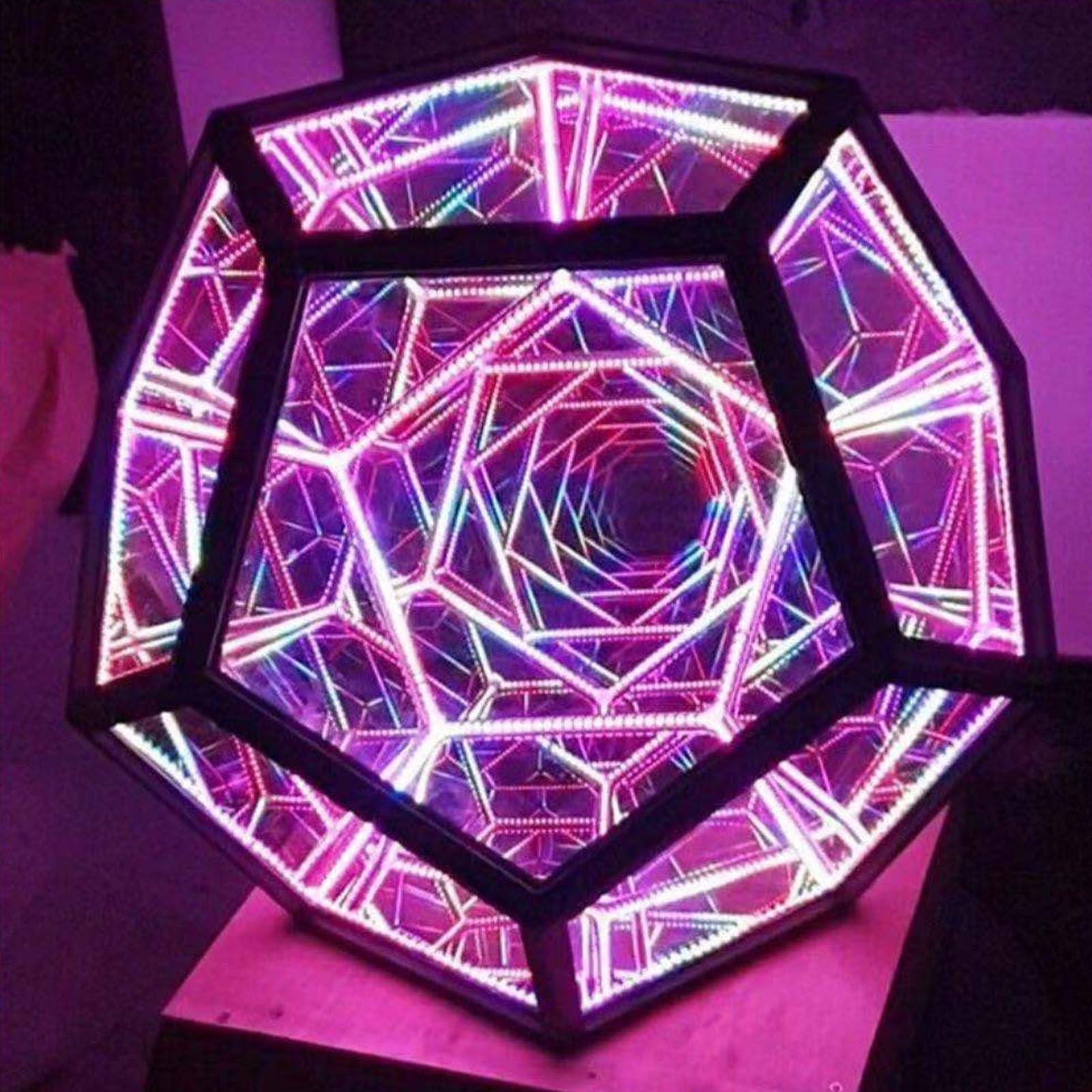 Dodecahedron Gaming Light, 7 Kleuren 3D-nachtlamp met Standaard Afstandsbediening voor Gaming Room Home Theater
