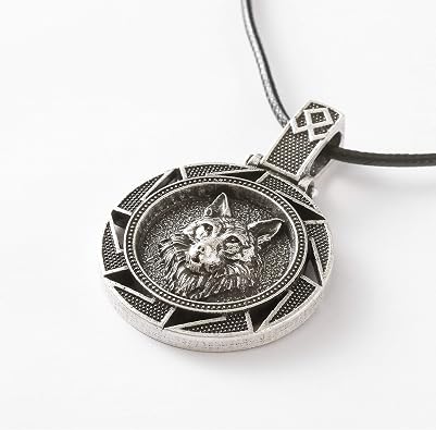 HAQUIL Wolf Necklace, Animal Totem Medallion Pendant, Wolf Jewelry Gift for Men and Women